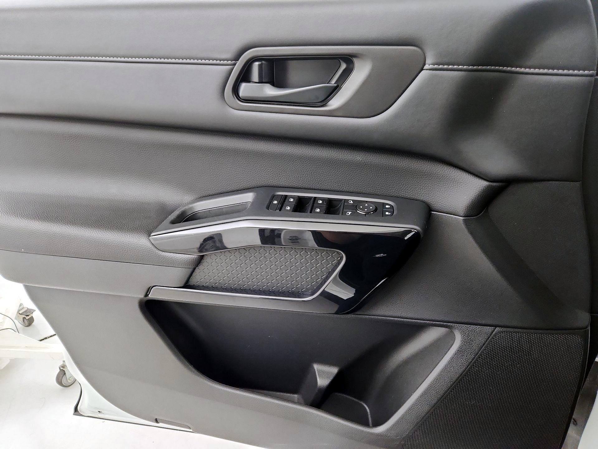 Thumbnail: 2025 Nissan Pathfinder - 12