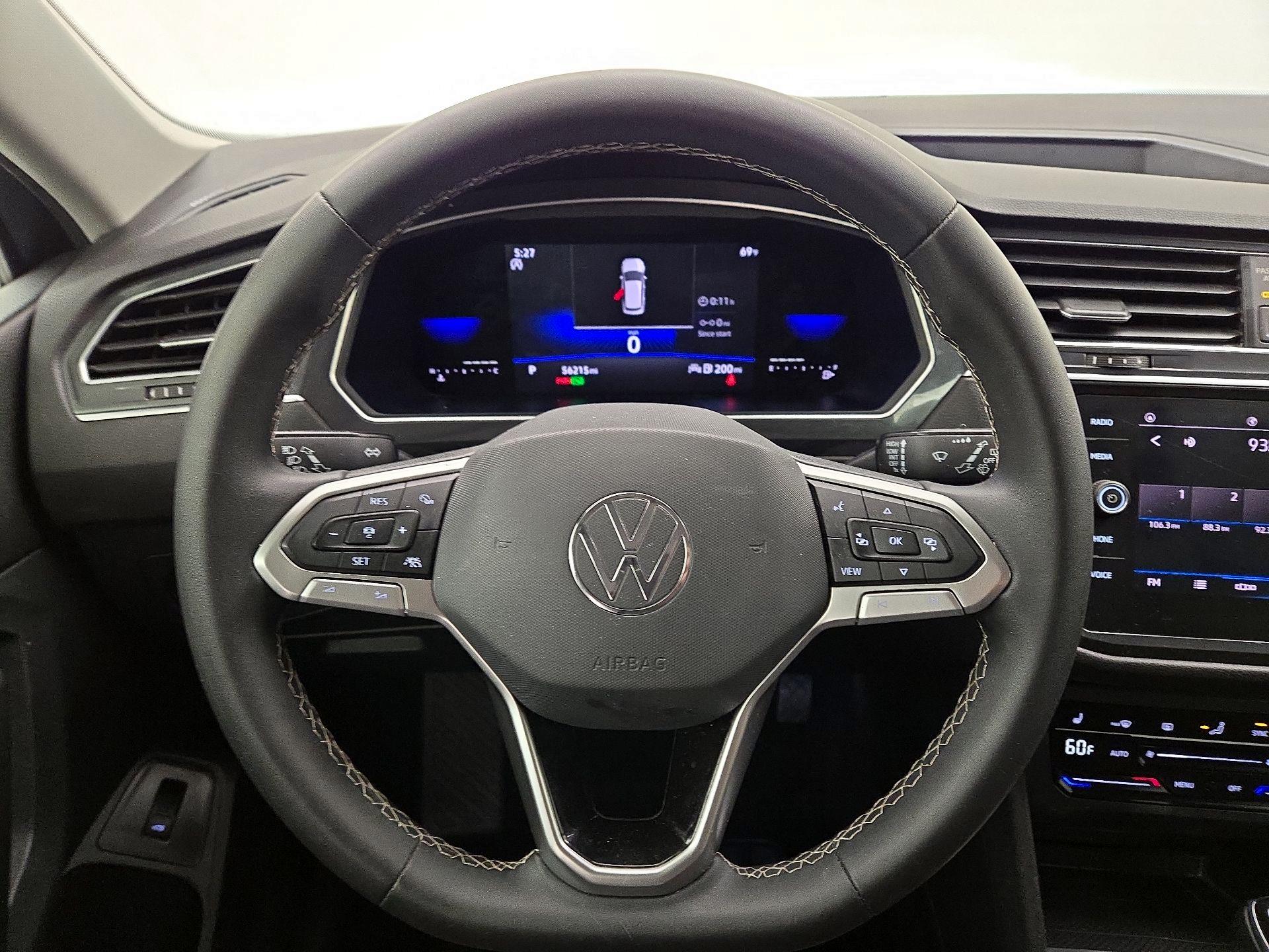 Thumbnail: 2022 Volkswagen Tiguan - 10