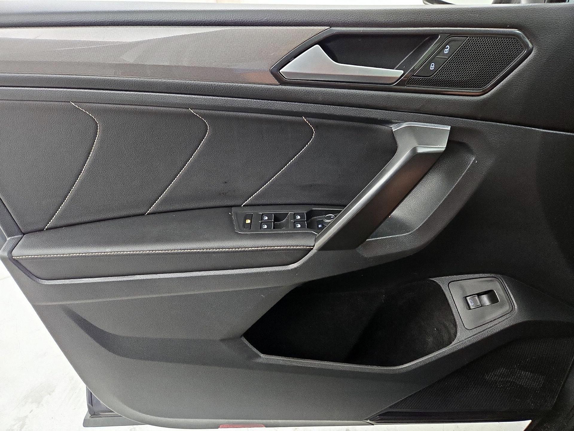 Thumbnail: 2022 Volkswagen Tiguan - 12