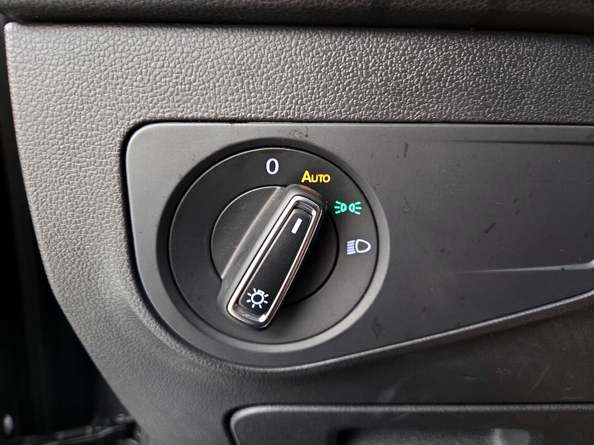 Thumbnail: 2022 Volkswagen Tiguan - 13