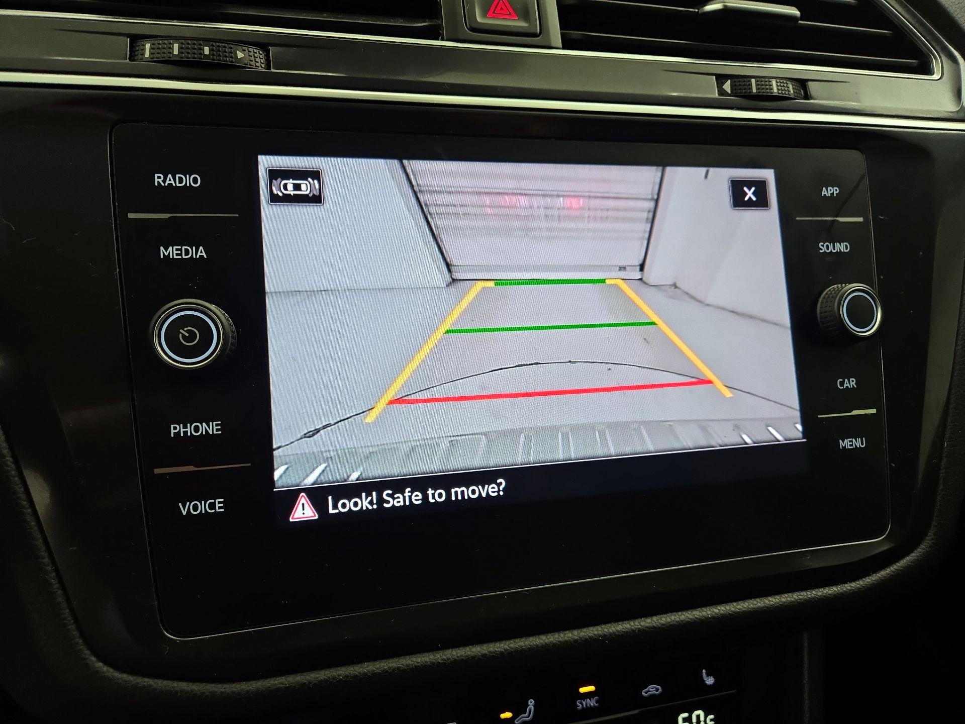 Thumbnail: 2022 Volkswagen Tiguan - 14