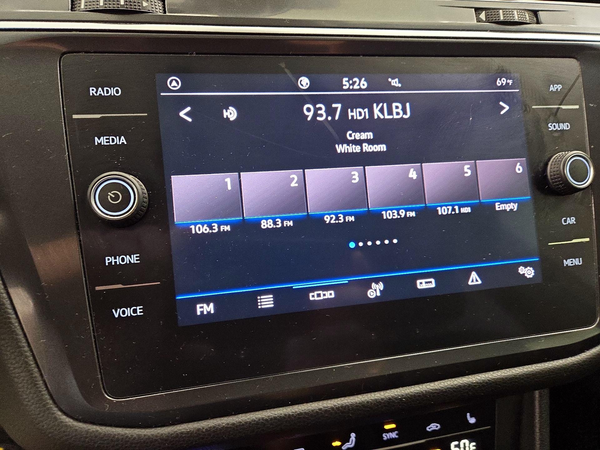 Thumbnail: 2022 Volkswagen Tiguan - 15