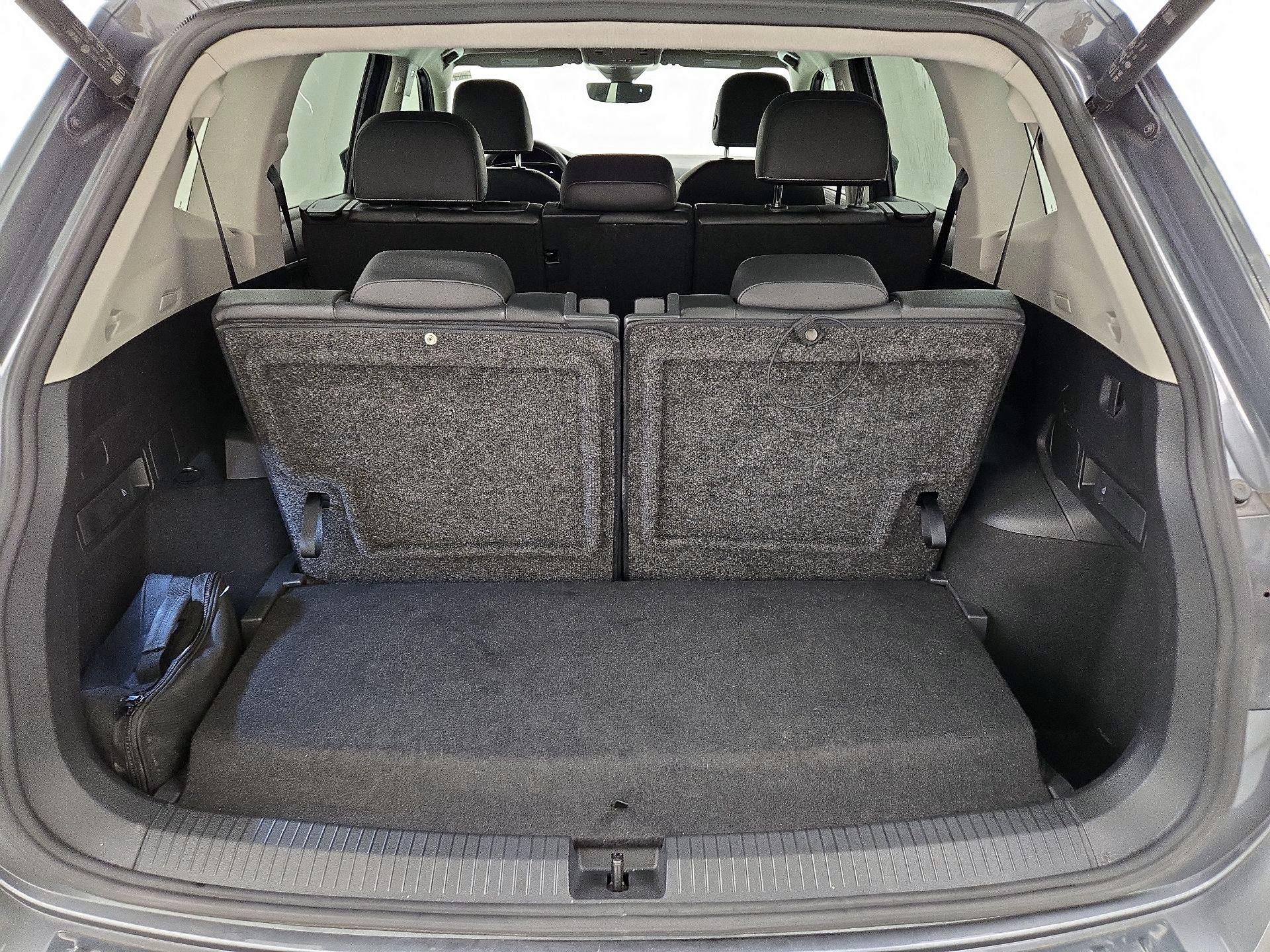 Thumbnail: 2022 Volkswagen Tiguan - 20