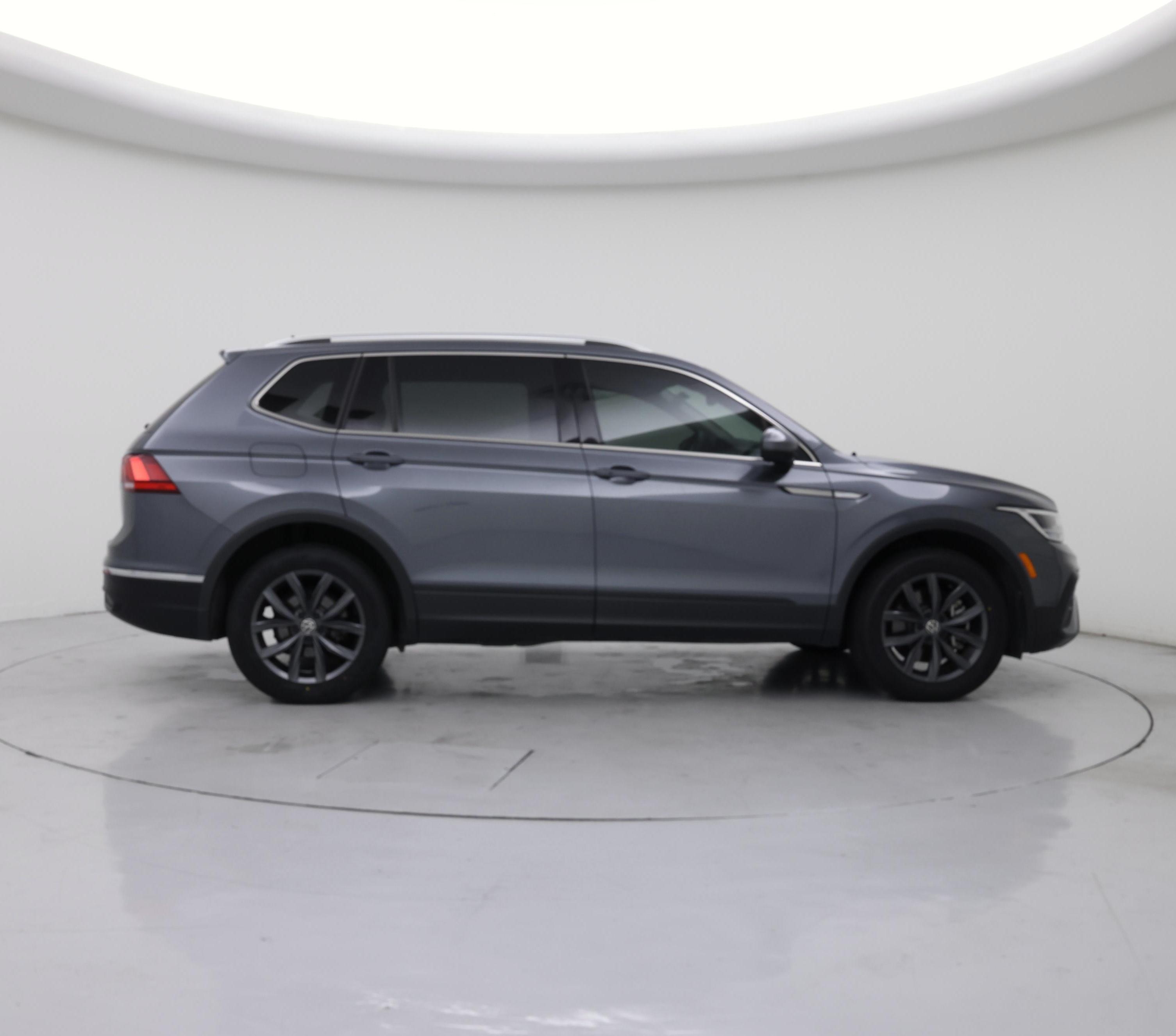 Thumbnail: 2022 Volkswagen Tiguan - 7