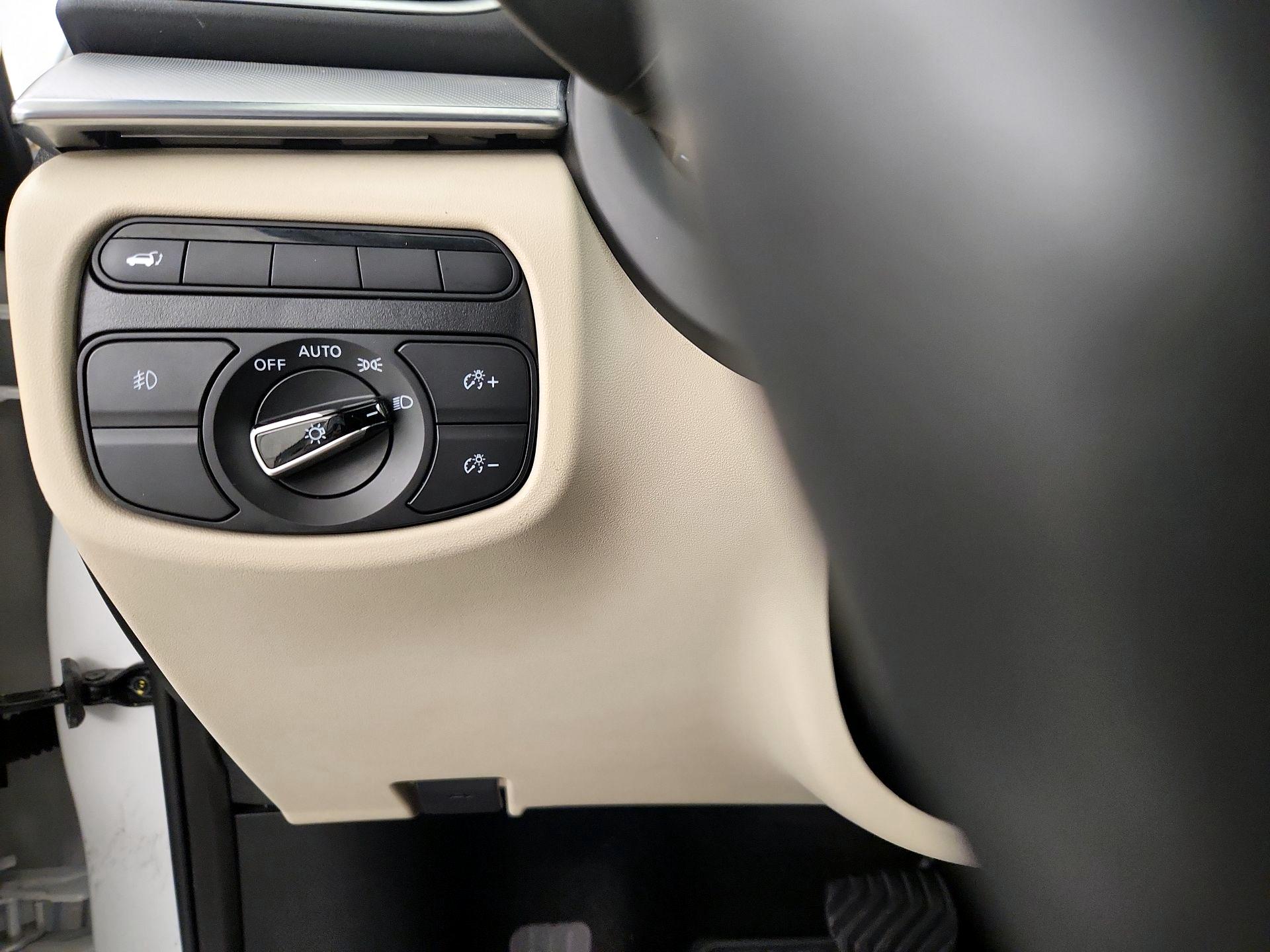 Thumbnail: 2019 INFINITI QX50 - 13