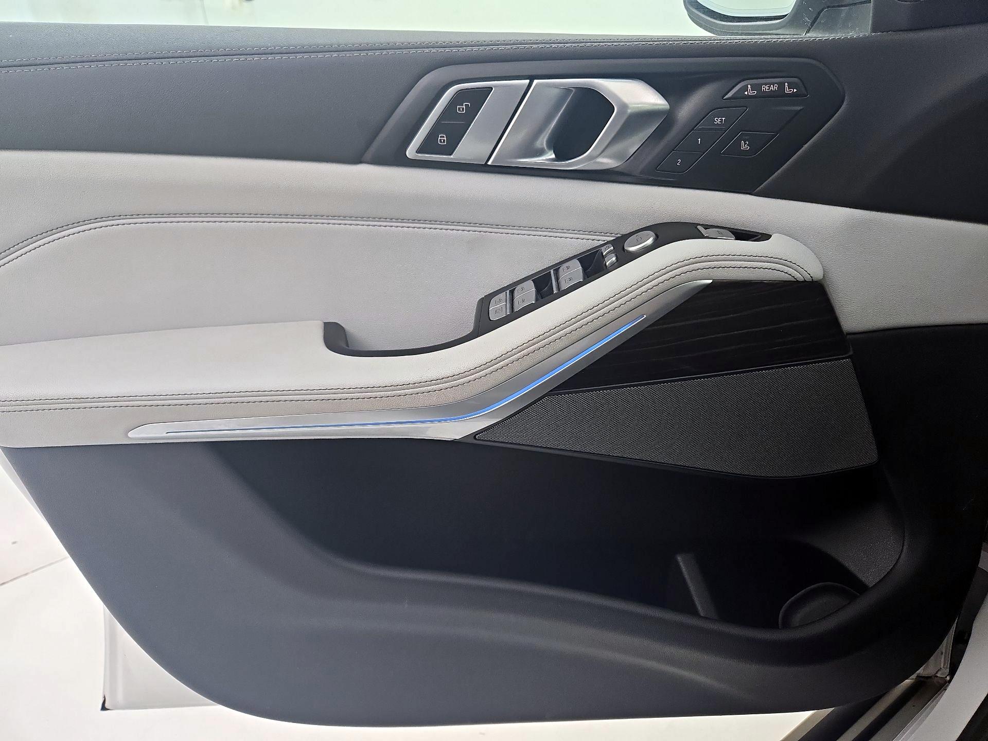 Thumbnail: 2024 BMW X7 - 12