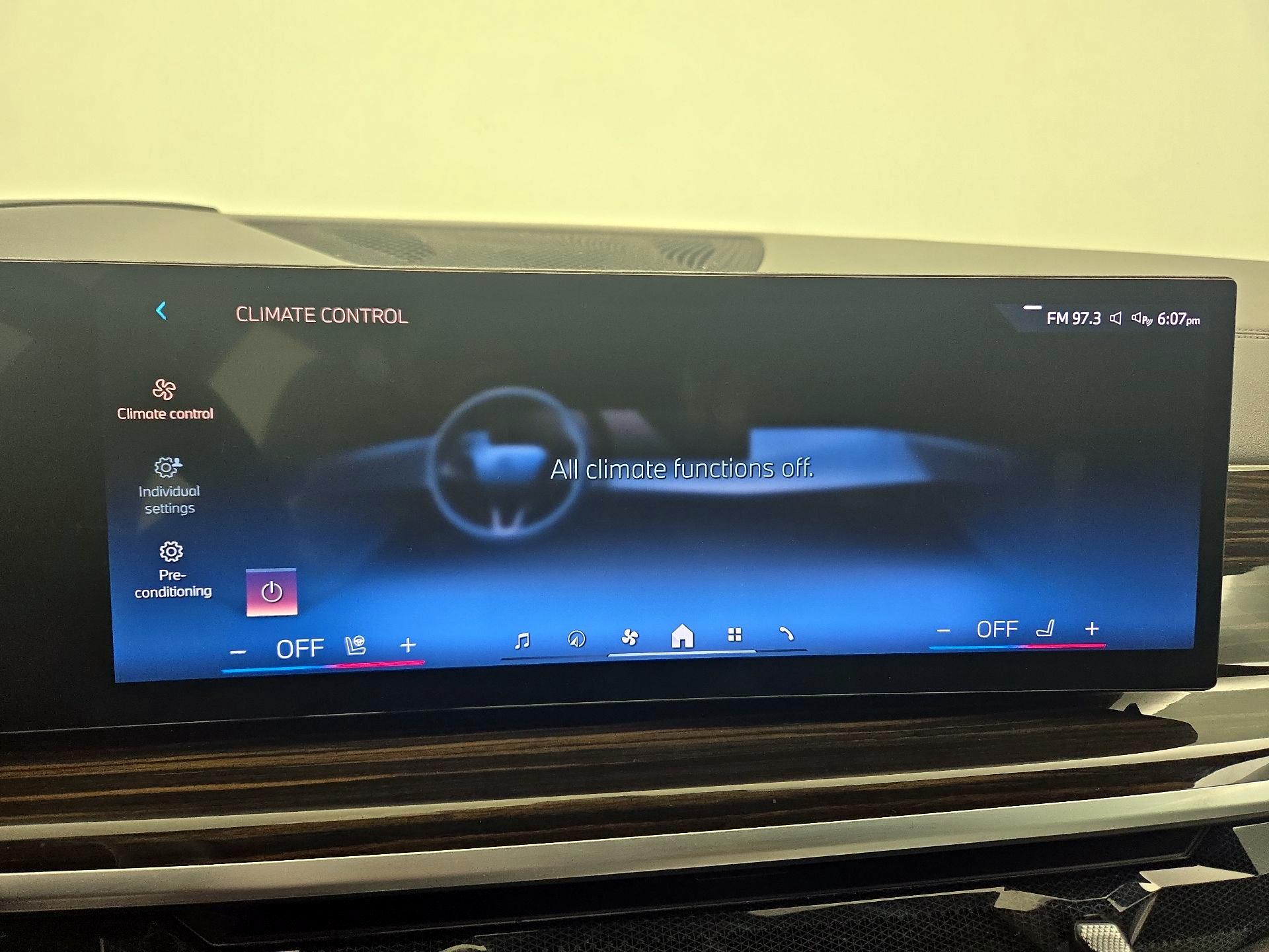 Thumbnail: 2024 BMW X7 - 17