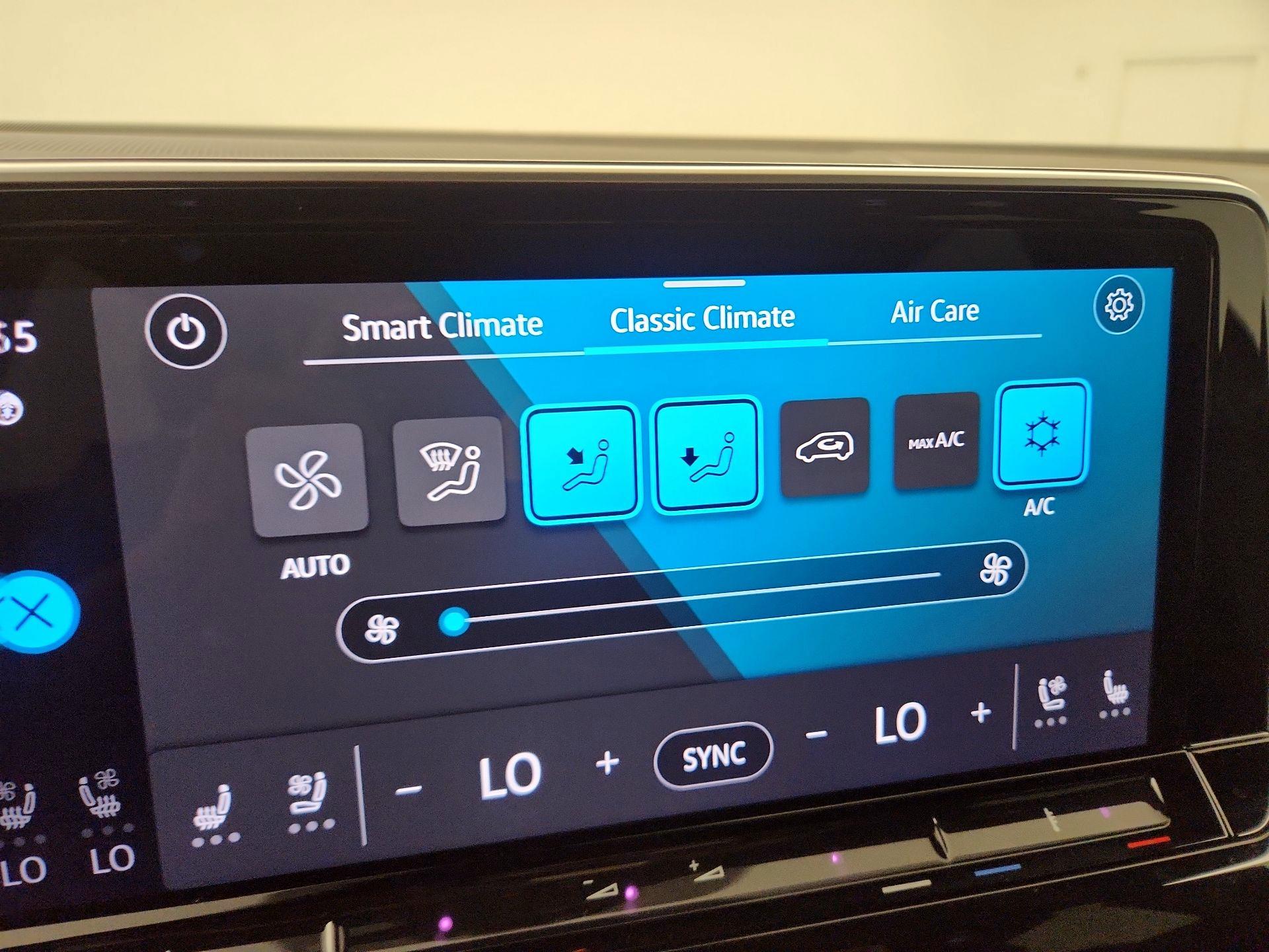 Thumbnail: 2025 Volkswagen Atlas - 14