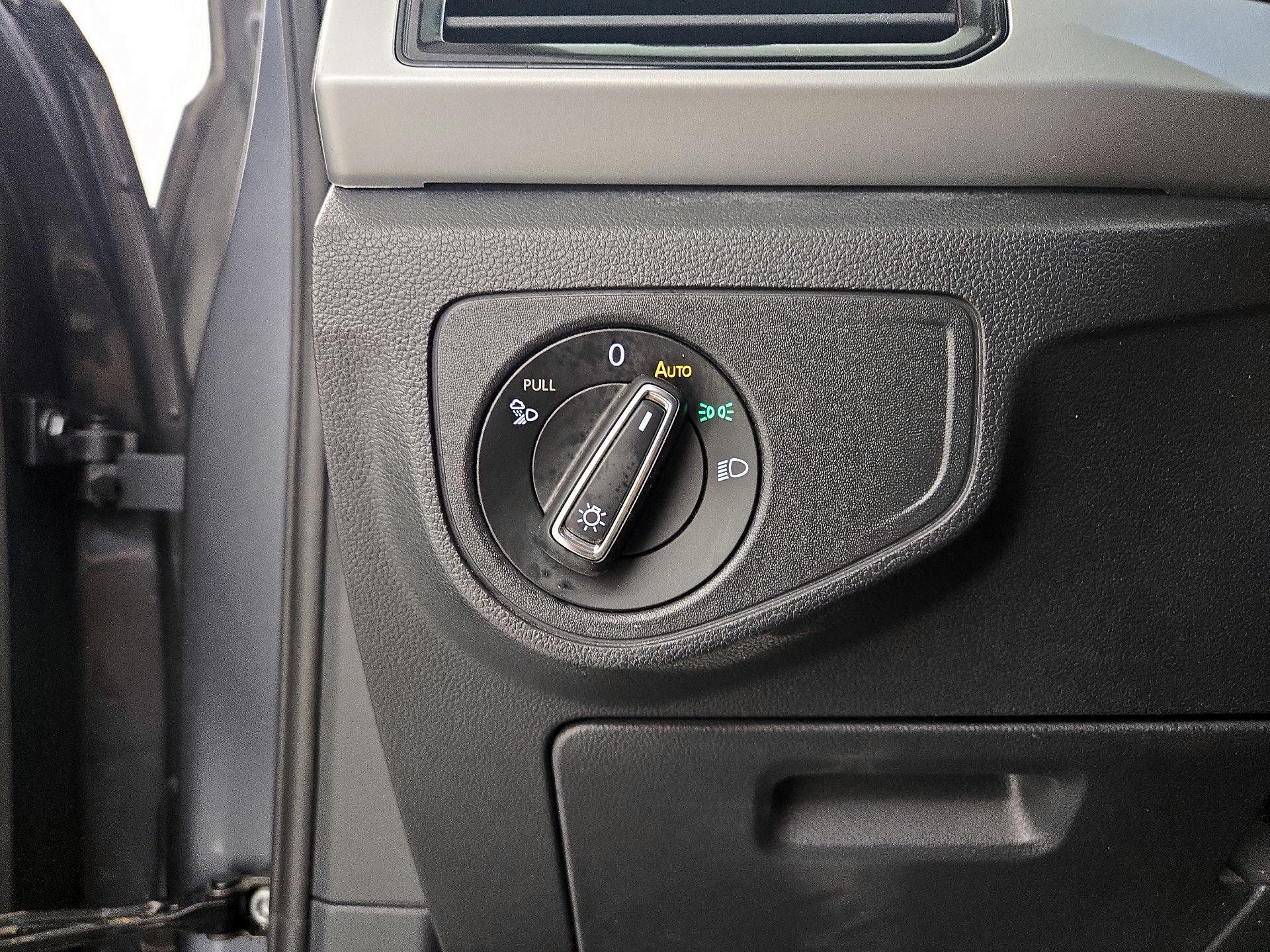 Thumbnail: 2023 Volkswagen Atlas - 13