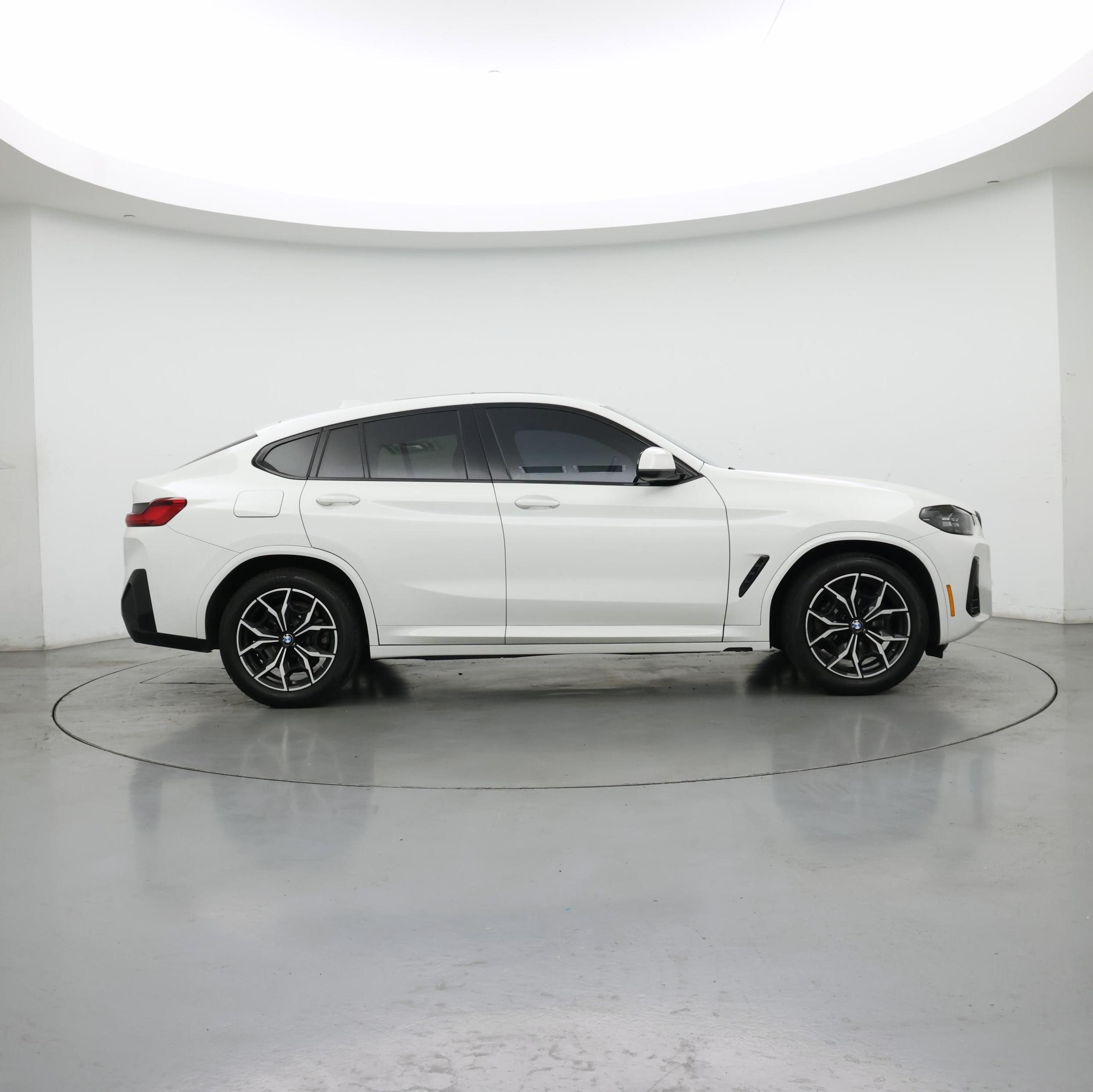 Thumbnail: 2023 BMW X4 - 7