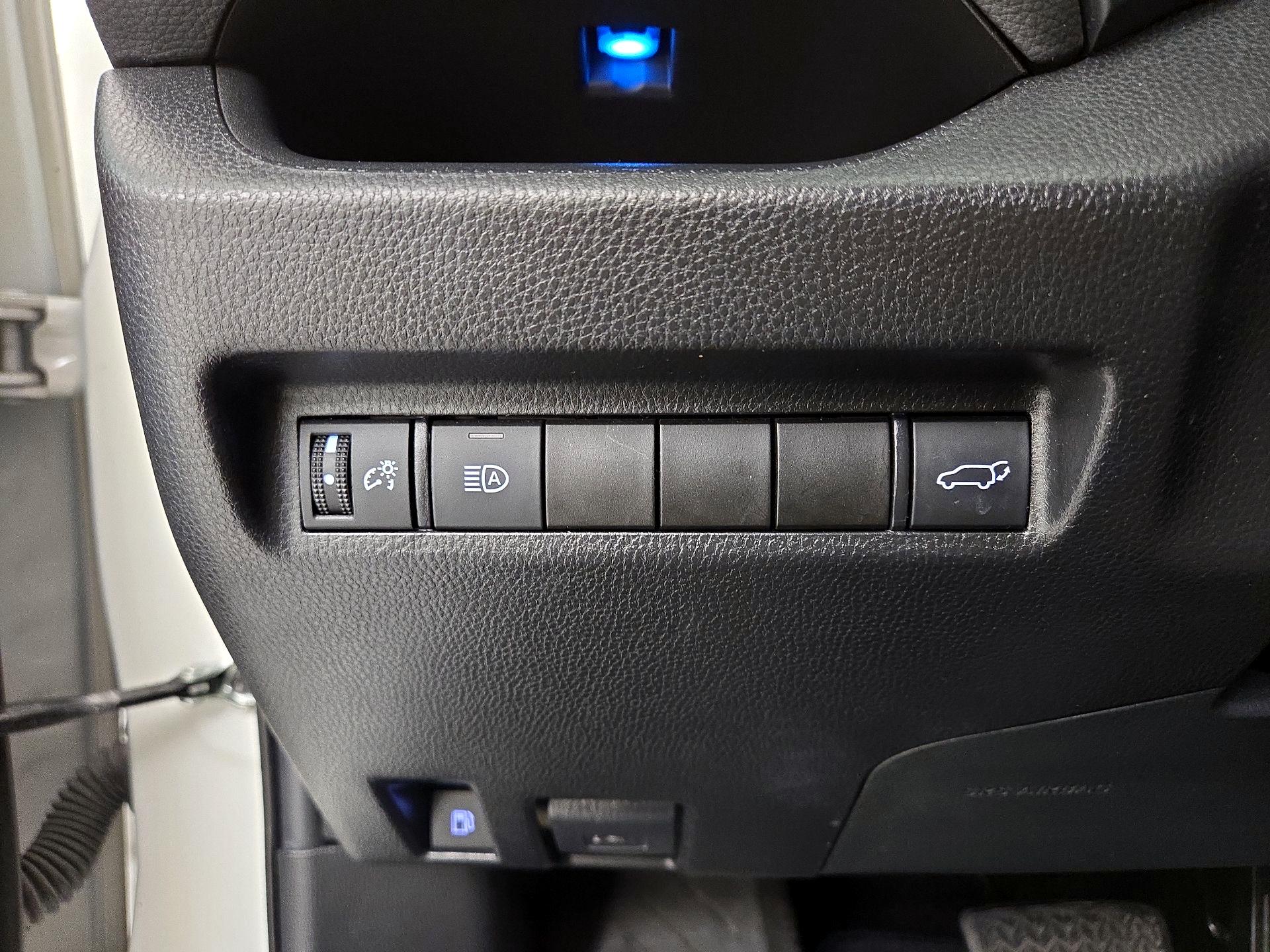 Thumbnail: 2021 Toyota RAV4 - 13