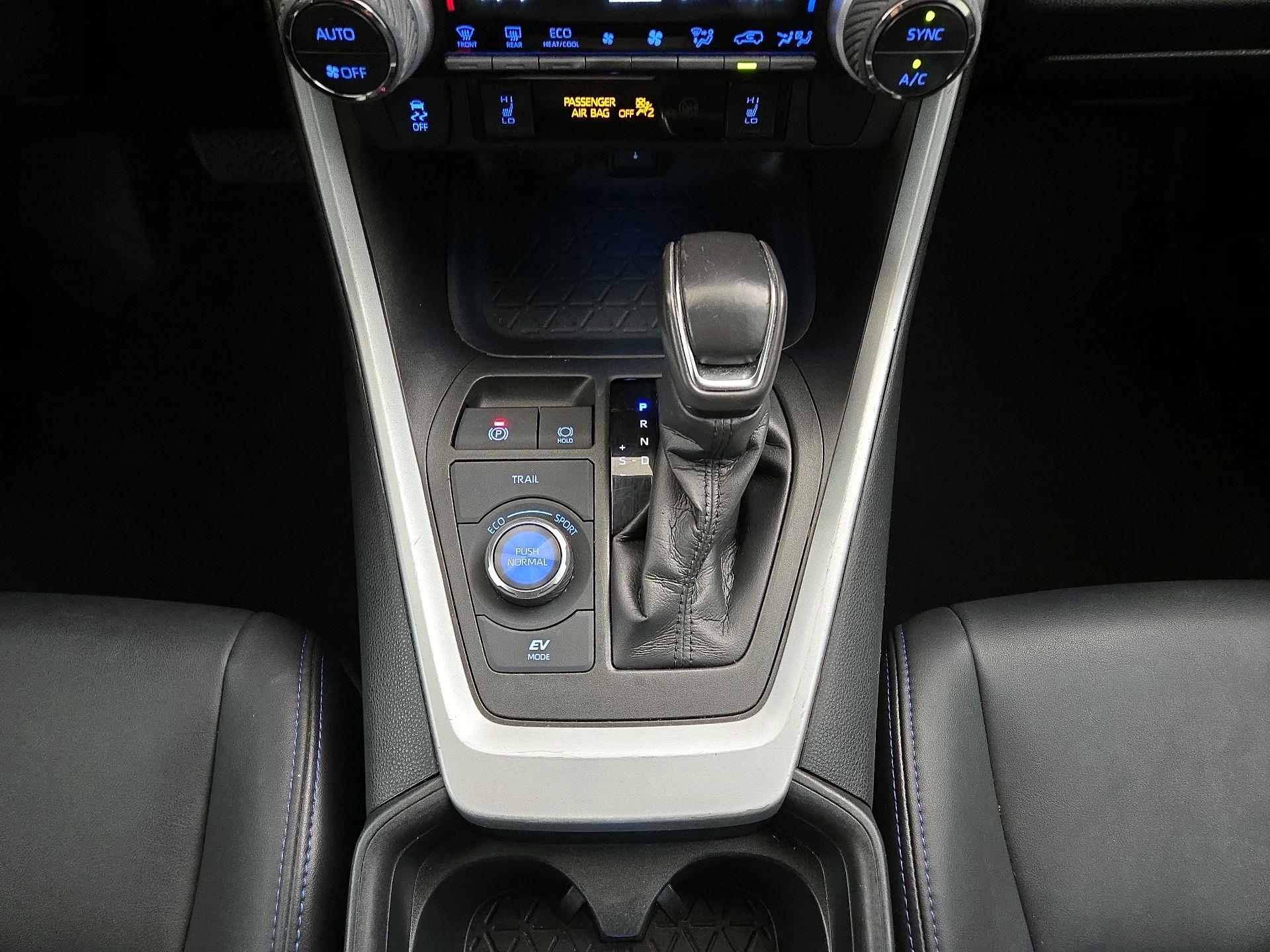 Thumbnail: 2021 Toyota RAV4 - 17