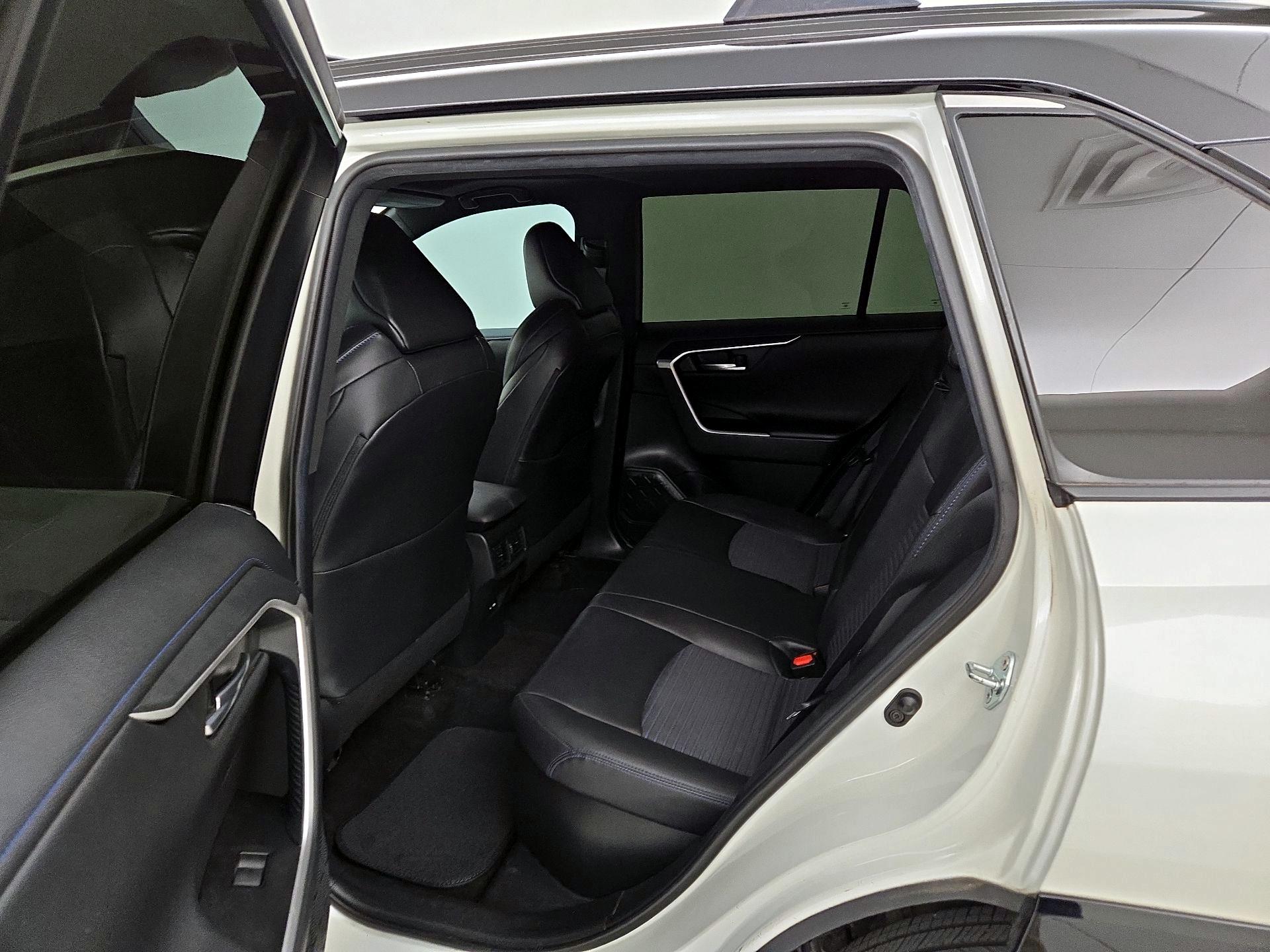 Thumbnail: 2021 Toyota RAV4 - 20