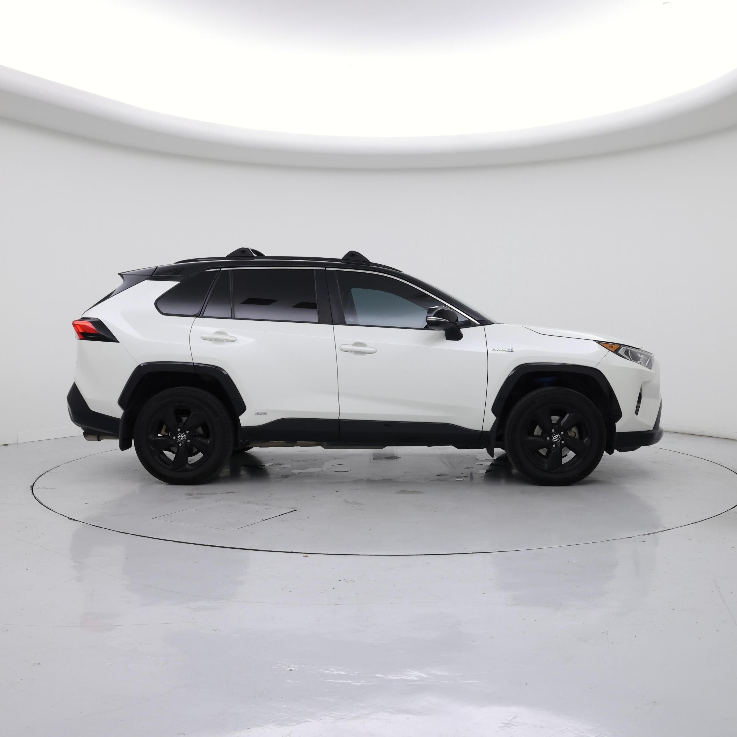 Thumbnail: 2021 Toyota RAV4 - 7