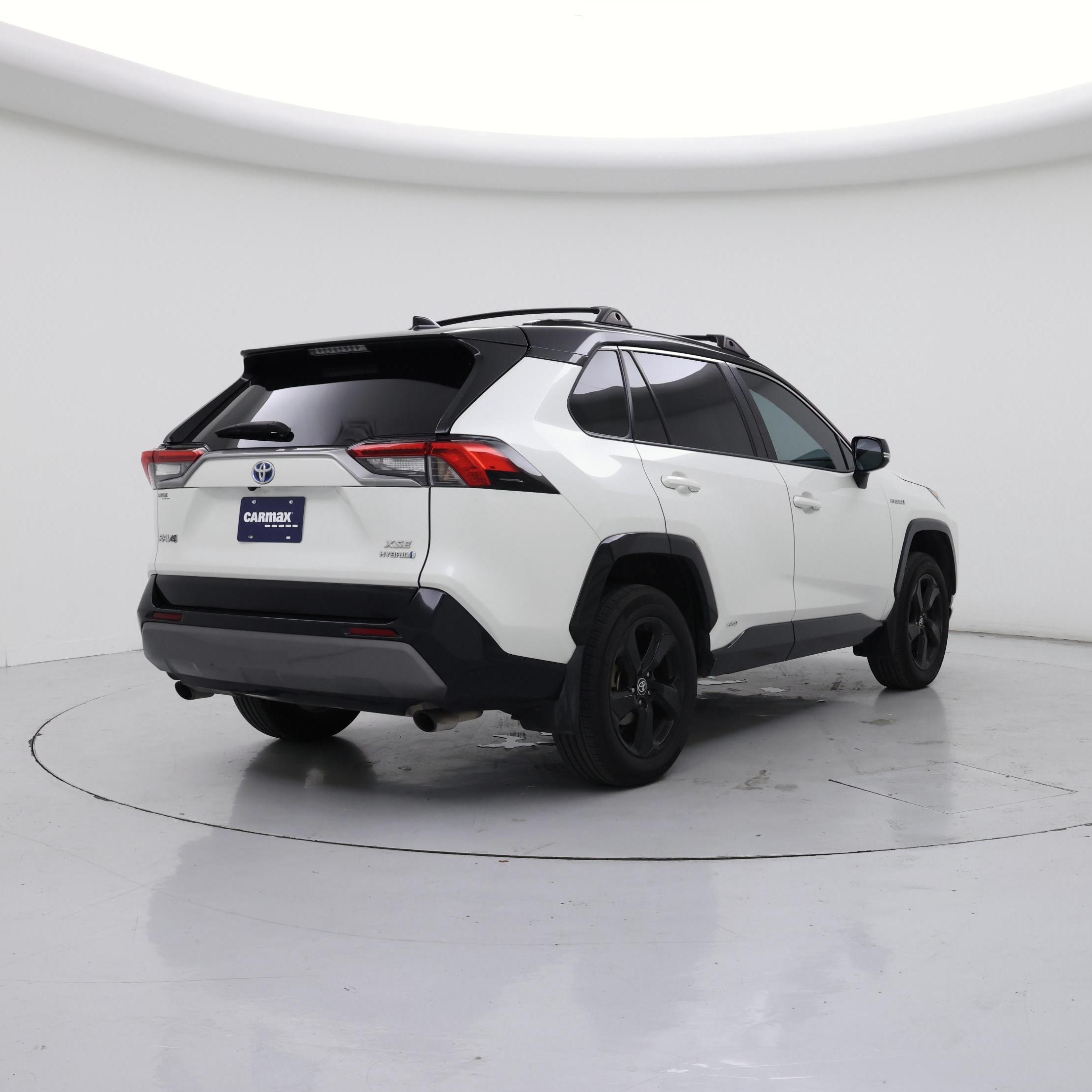 Thumbnail: 2021 Toyota RAV4 - 8