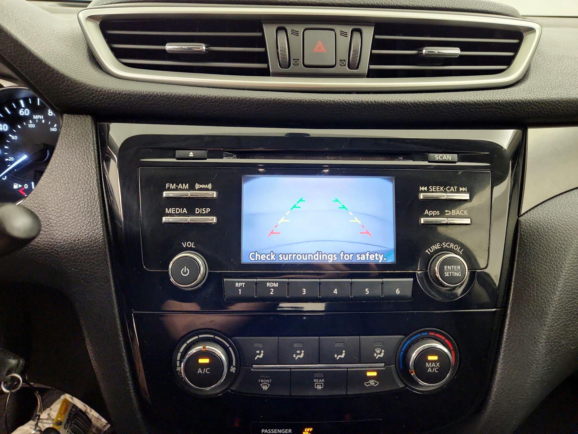 Thumbnail: 2016 Nissan Rogue - 14