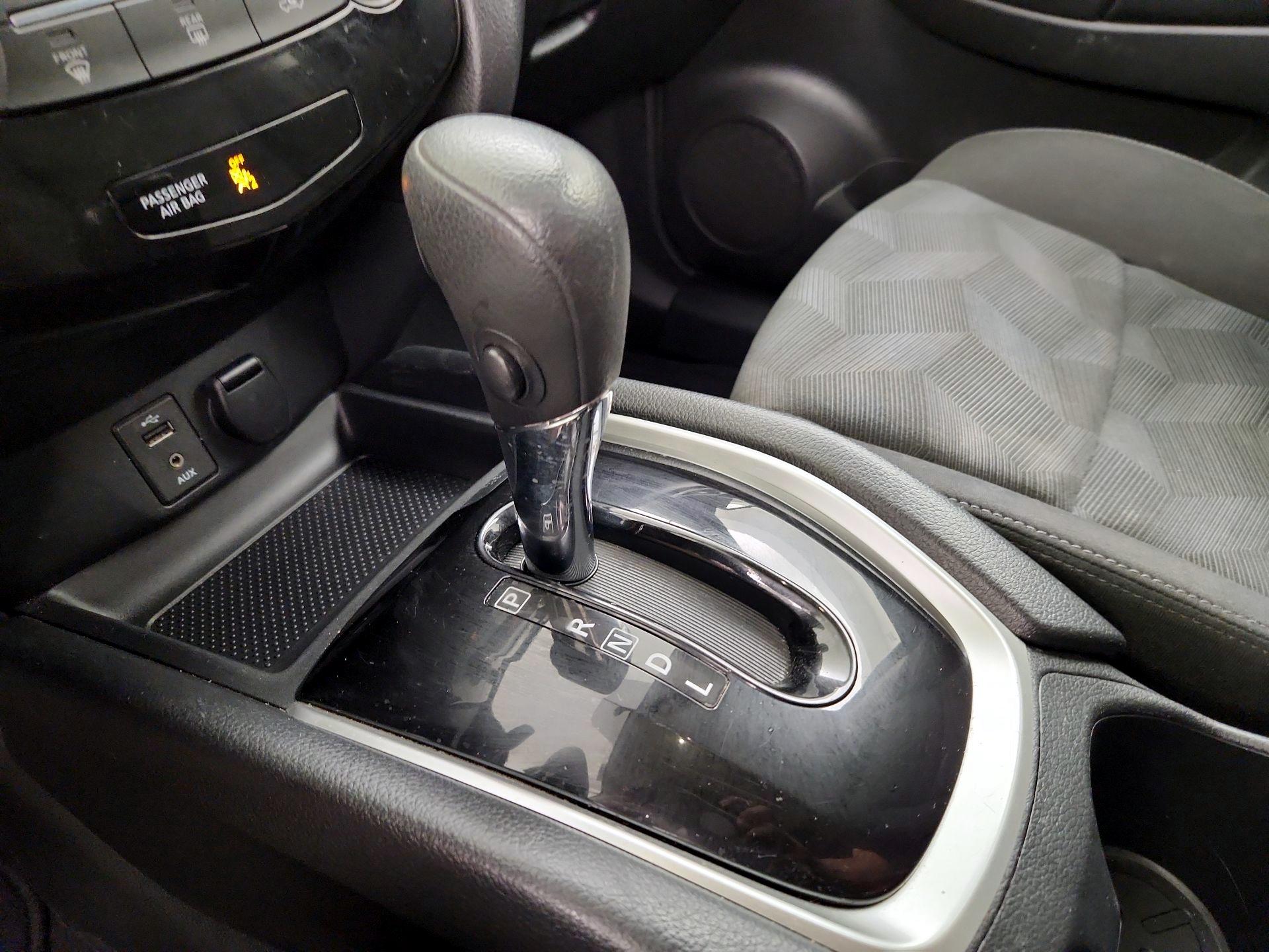 Thumbnail: 2016 Nissan Rogue - 17