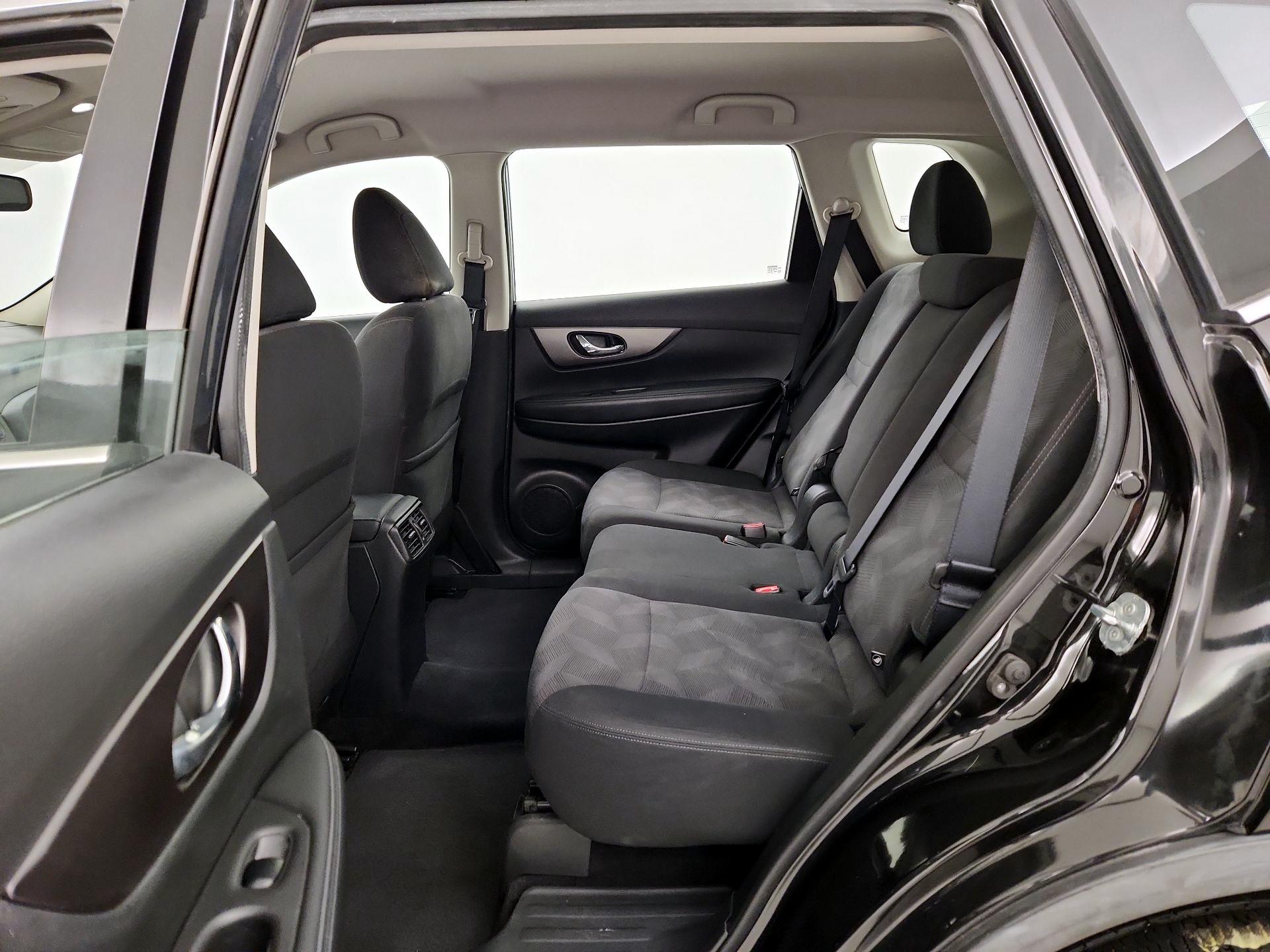 Thumbnail: 2016 Nissan Rogue - 19