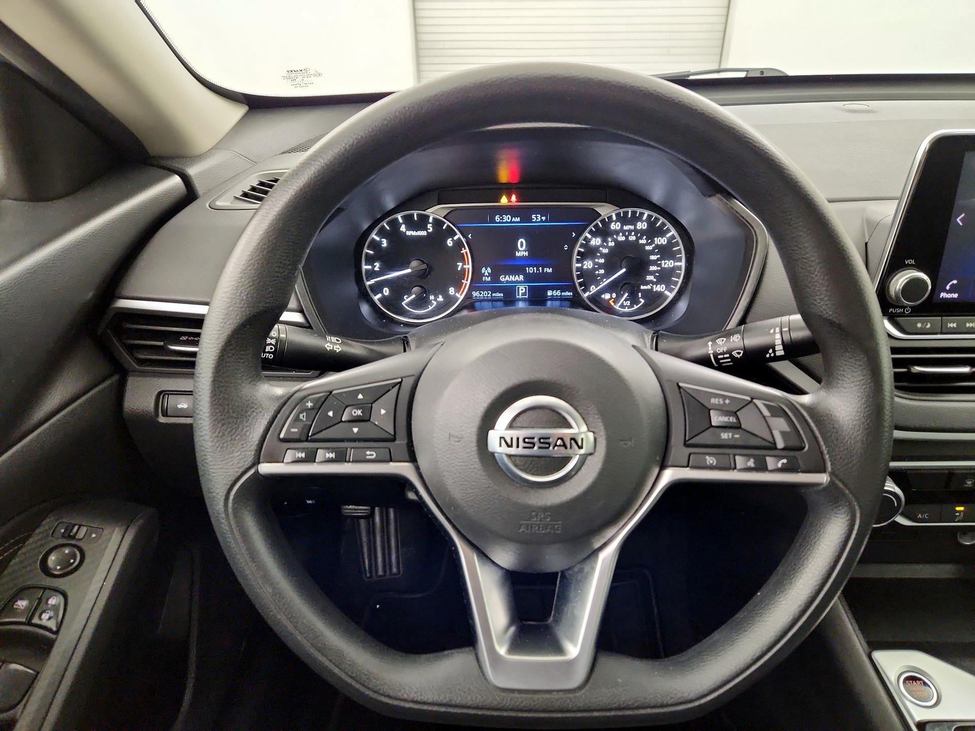 Thumbnail: 2020 Nissan Altima - 10