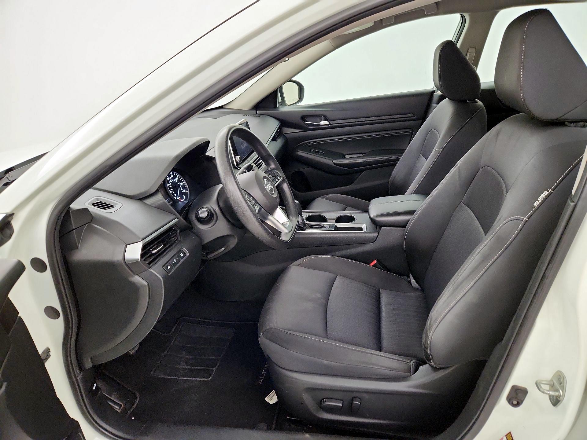 Thumbnail: 2020 Nissan Altima - 11