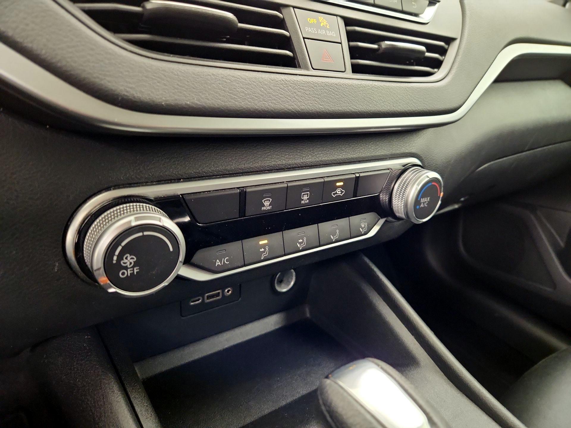 Thumbnail: 2020 Nissan Altima - 16