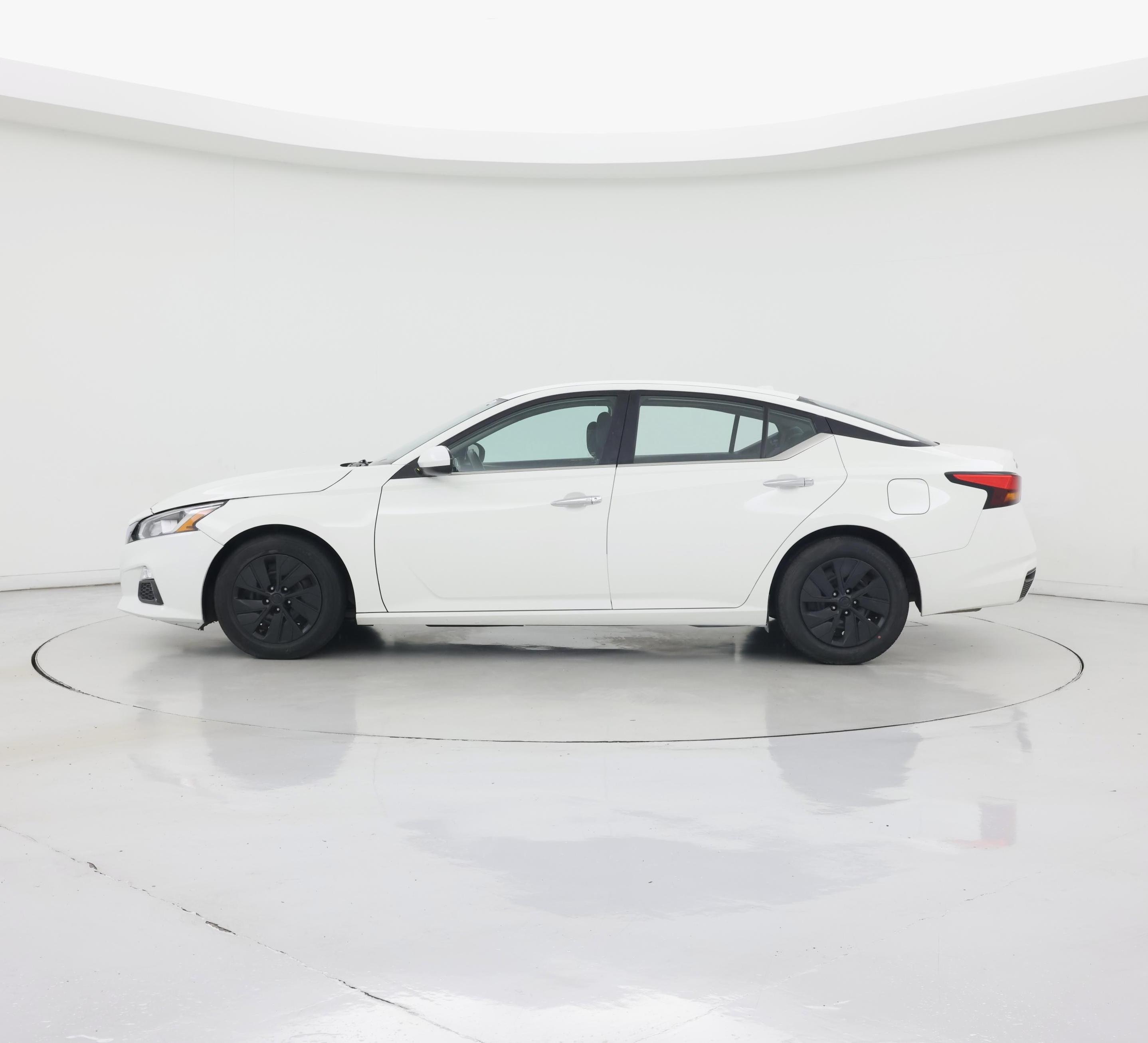 Thumbnail: 2020 Nissan Altima - 3