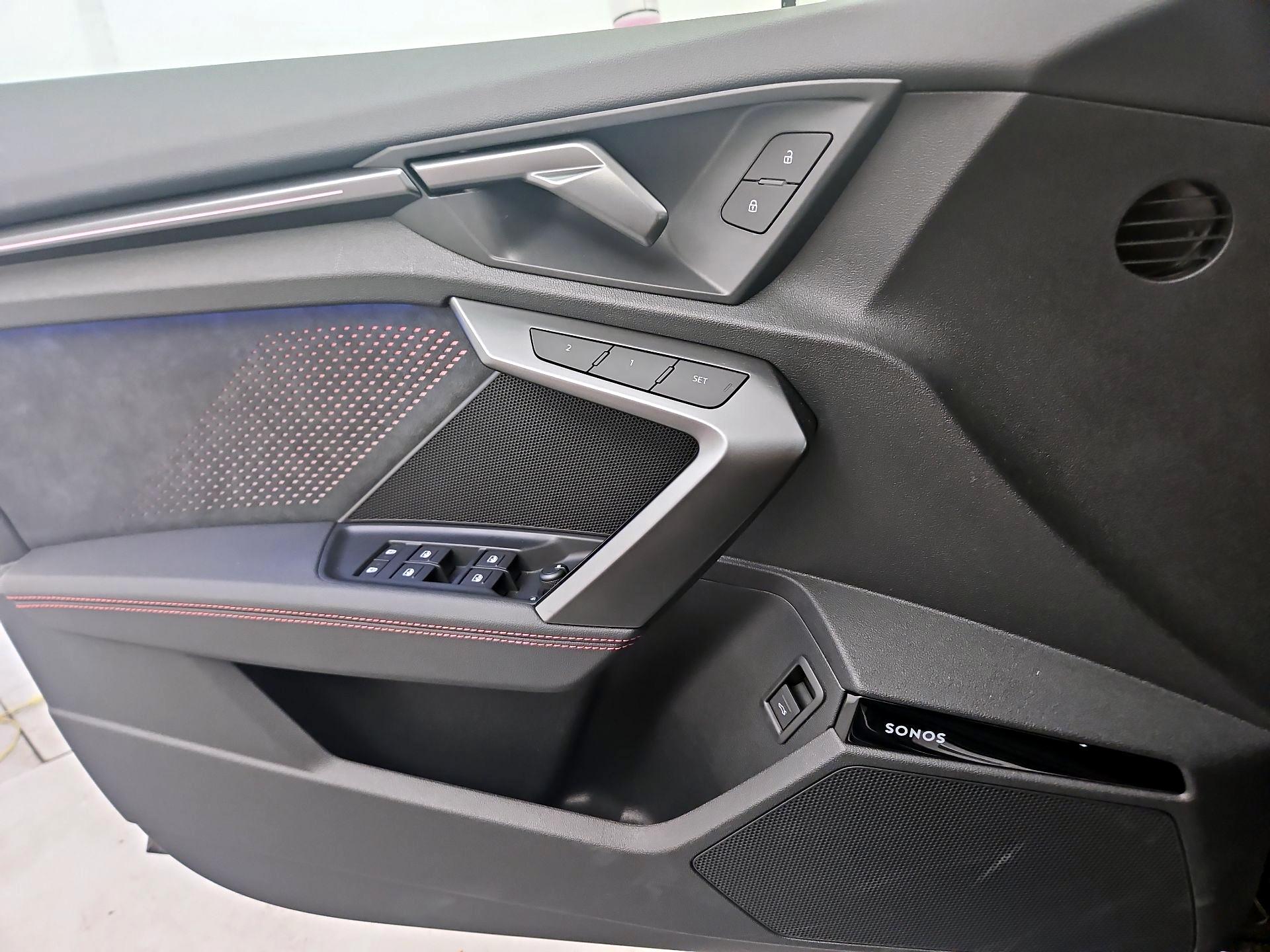 Thumbnail: 2025 Audi RS 3 - 12