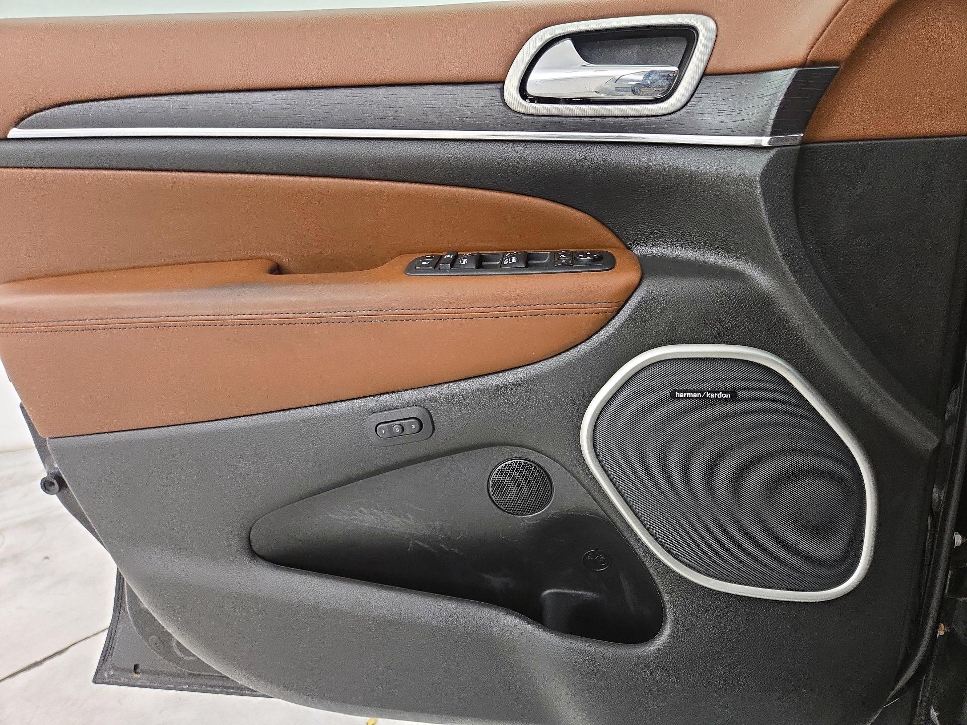 Thumbnail: 2021 Jeep Grand Cherokee - 12