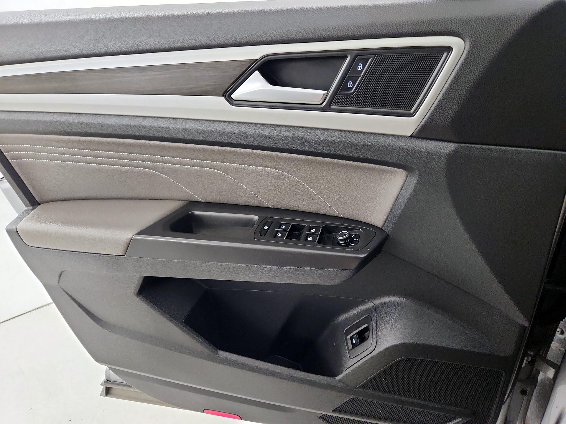 Thumbnail: 2022 Volkswagen Atlas - 12