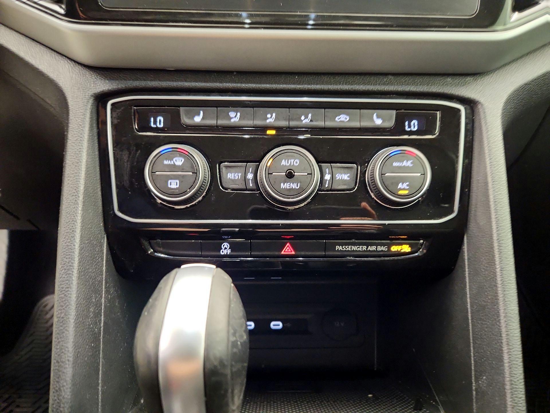 Thumbnail: 2022 Volkswagen Atlas - 16