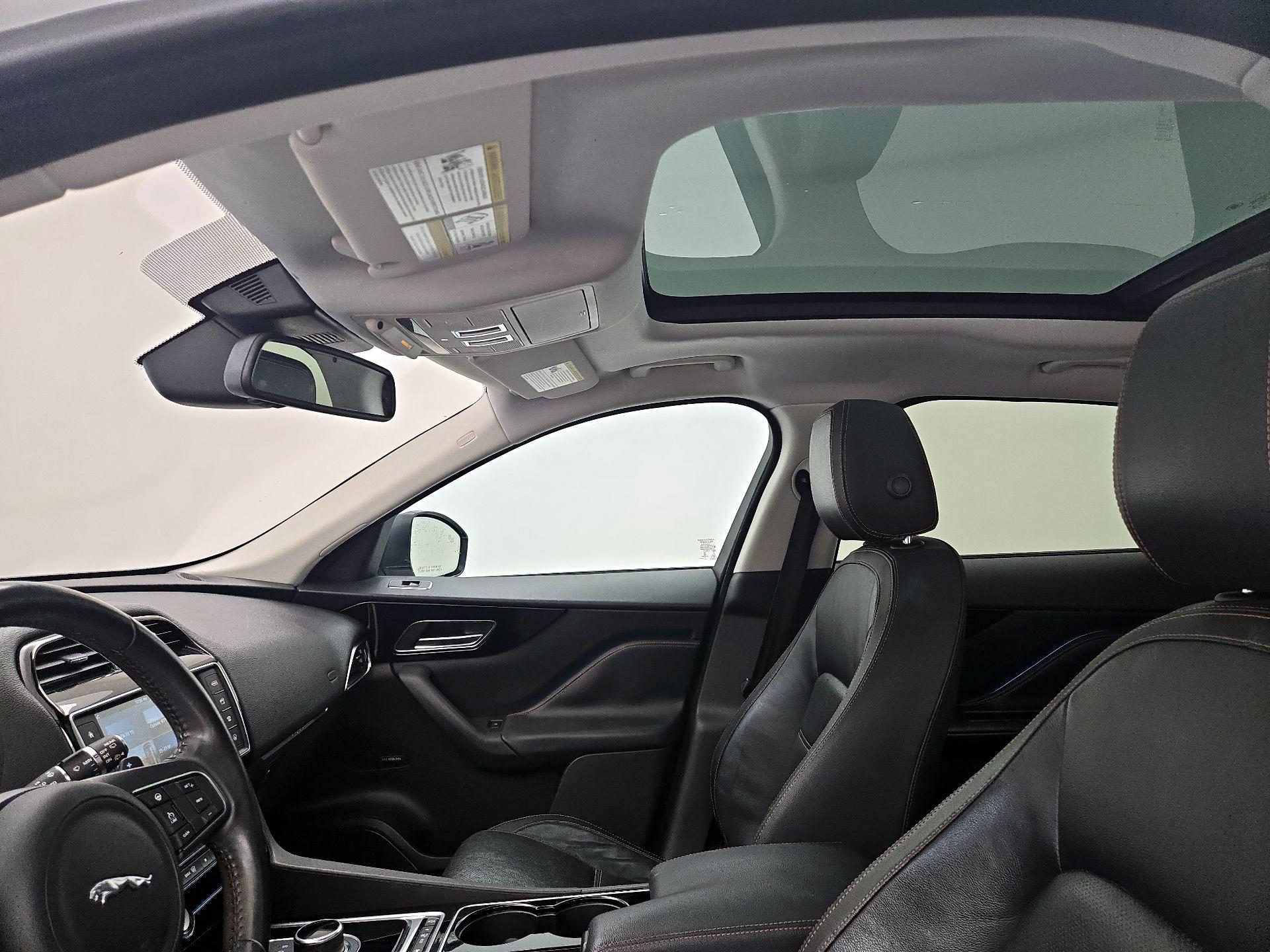 Thumbnail: 2017 Jaguar F-Pace - 18