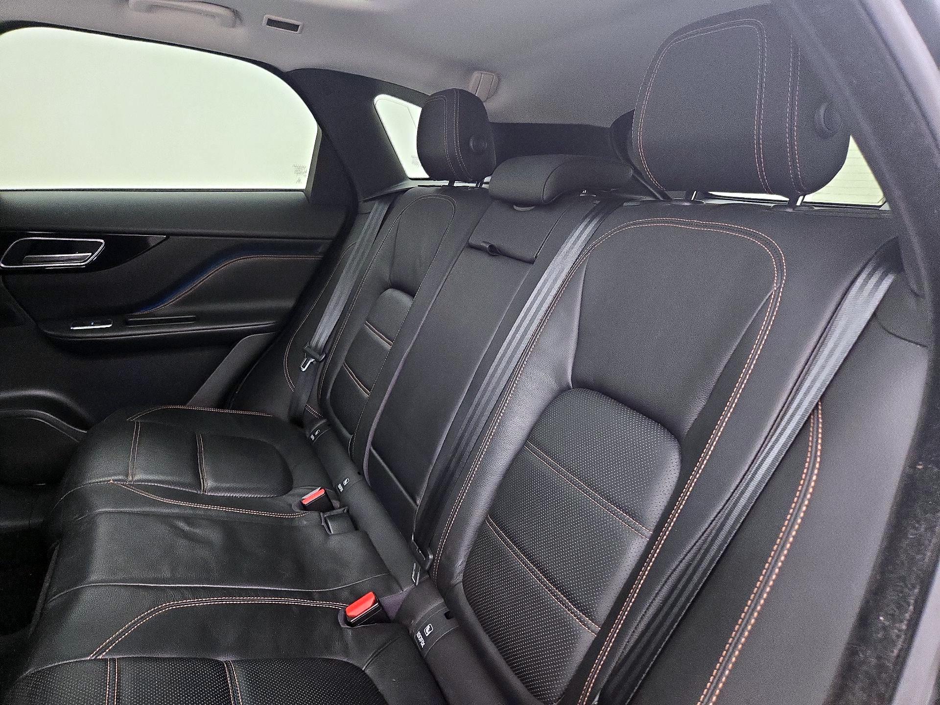 Thumbnail: 2017 Jaguar F-Pace - 19