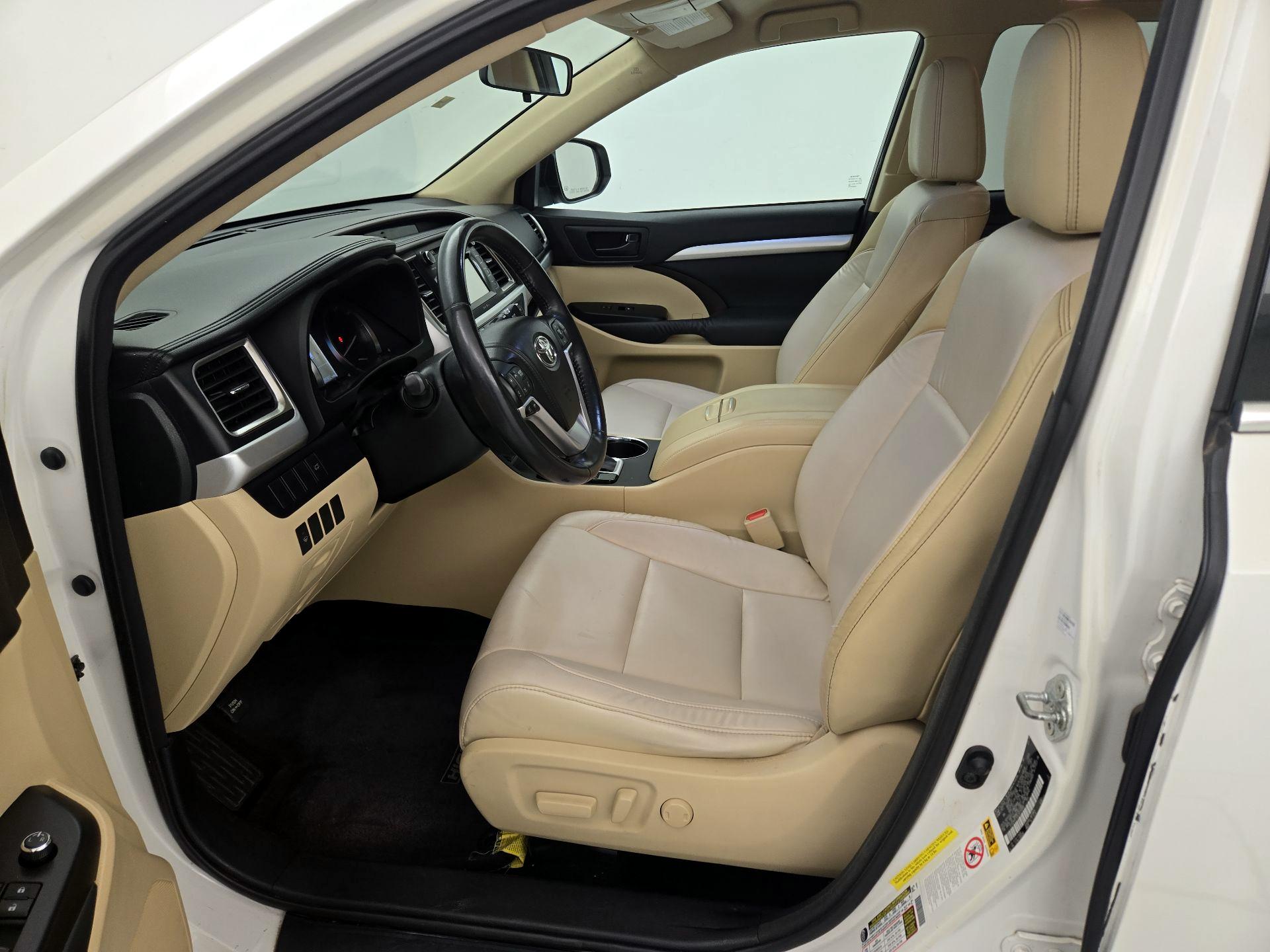 Thumbnail: 2014 Toyota Highlander - 11