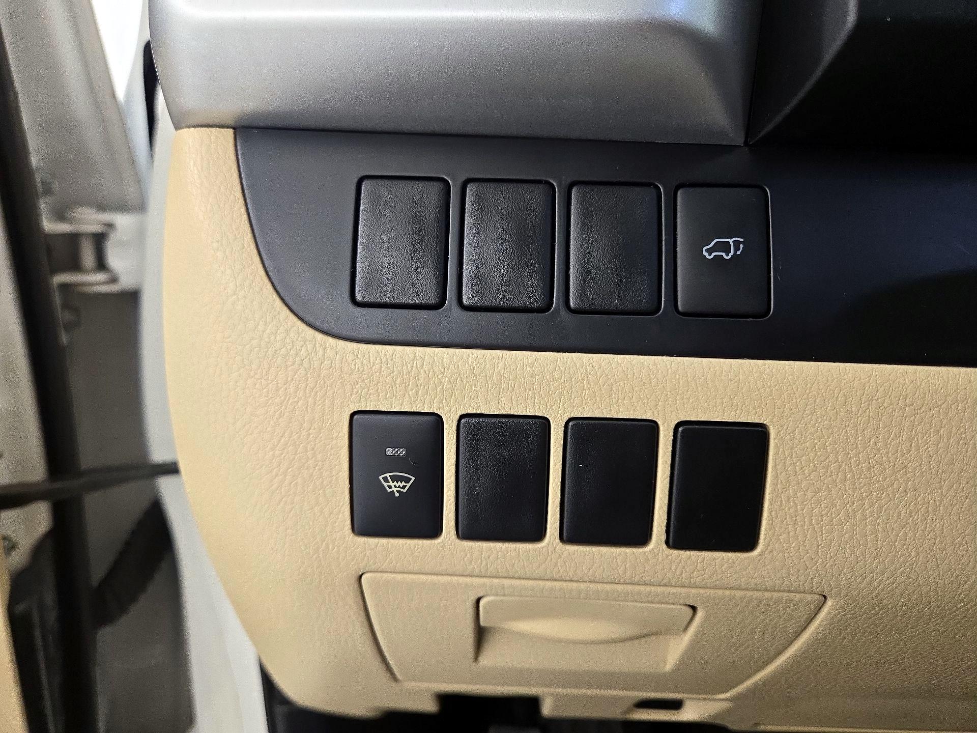 Thumbnail: 2014 Toyota Highlander - 13