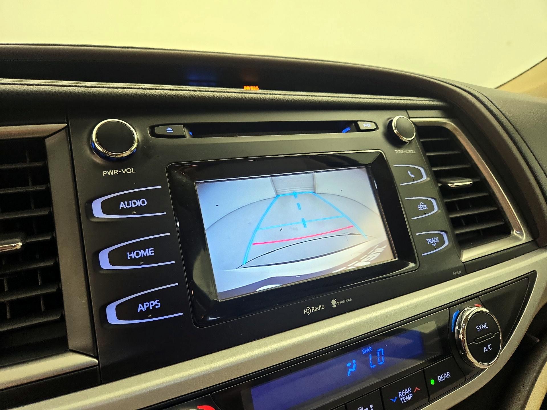 Thumbnail: 2014 Toyota Highlander - 14