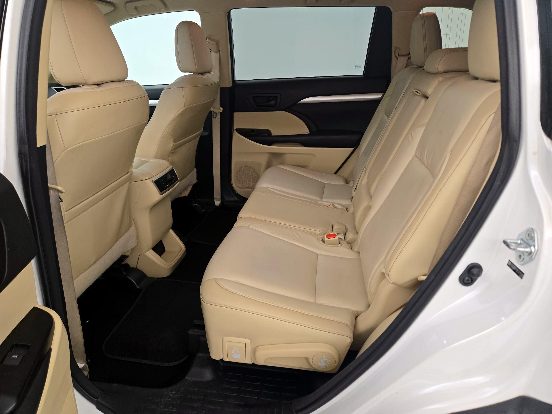 Thumbnail: 2014 Toyota Highlander - 19