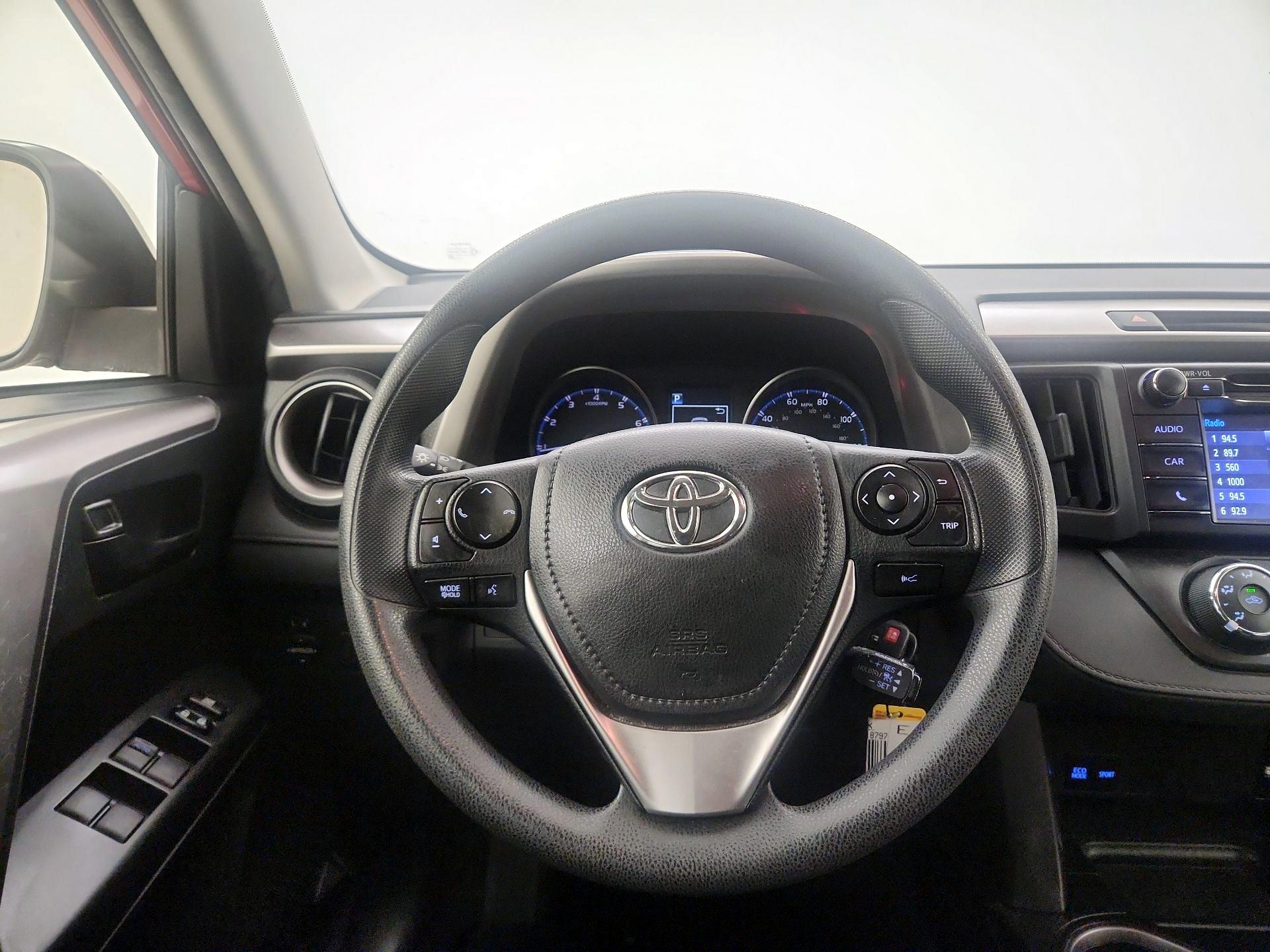 Thumbnail: 2017 Toyota RAV4 - 10