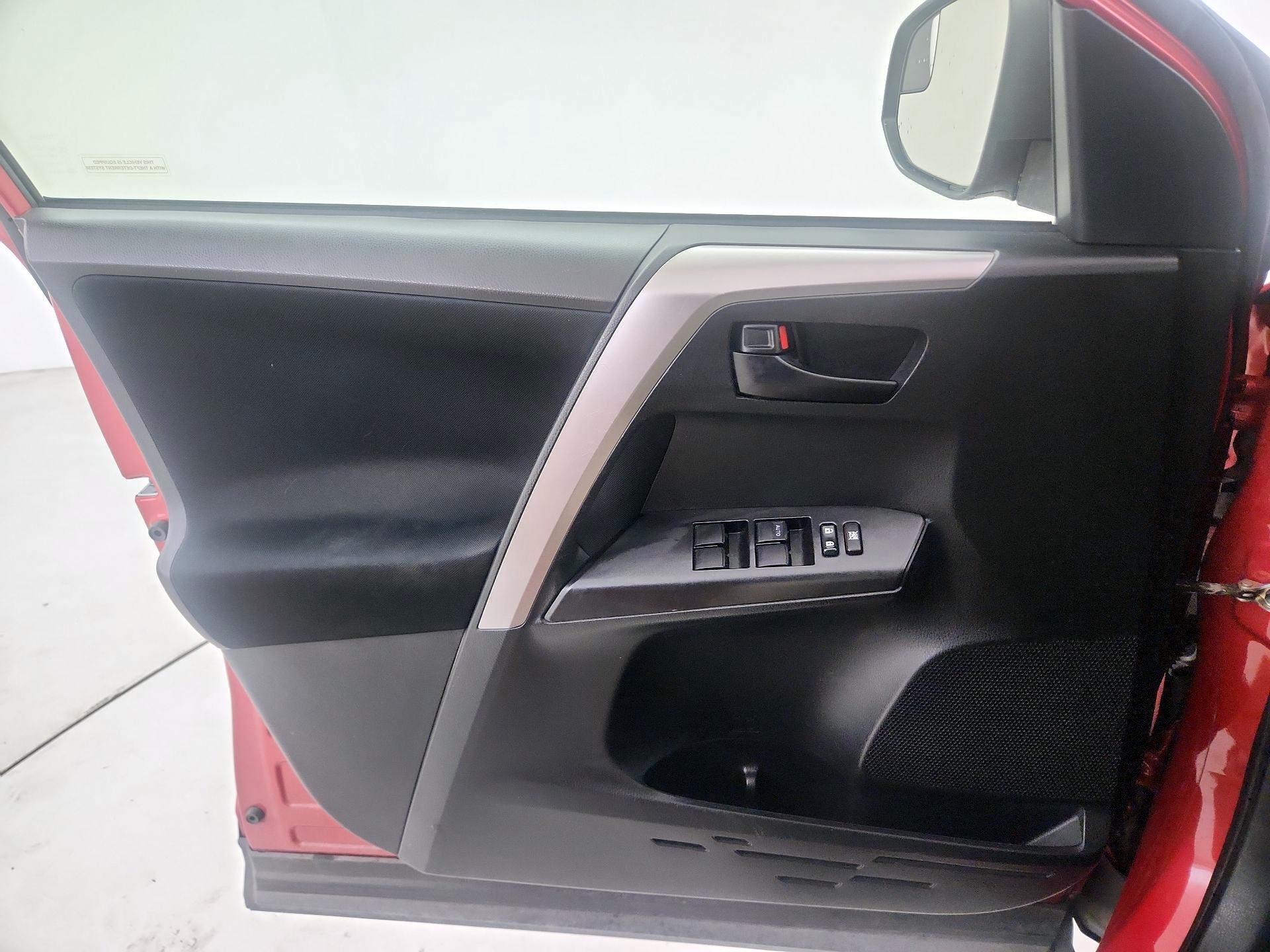 Thumbnail: 2017 Toyota RAV4 - 12