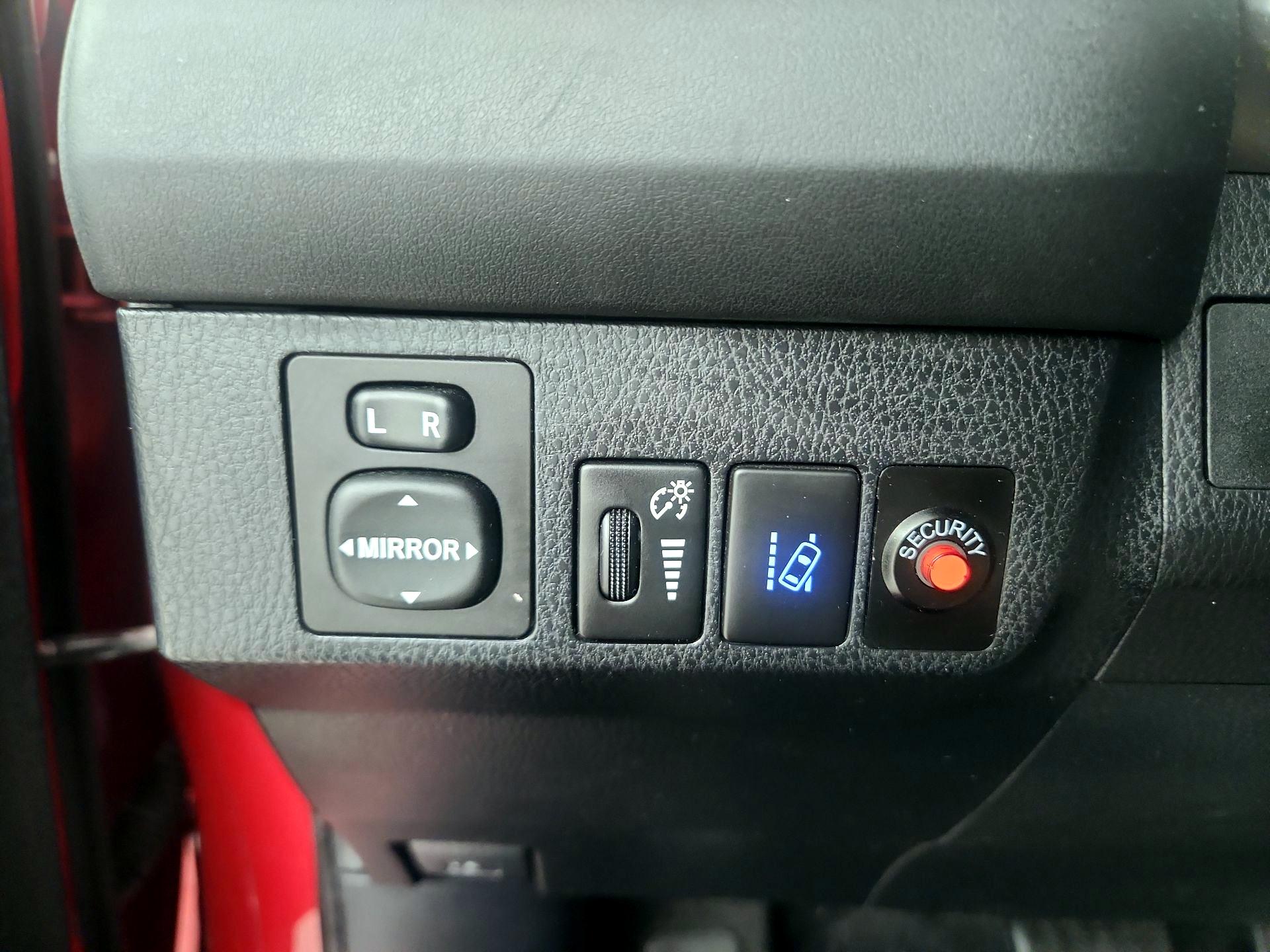 Thumbnail: 2017 Toyota RAV4 - 13