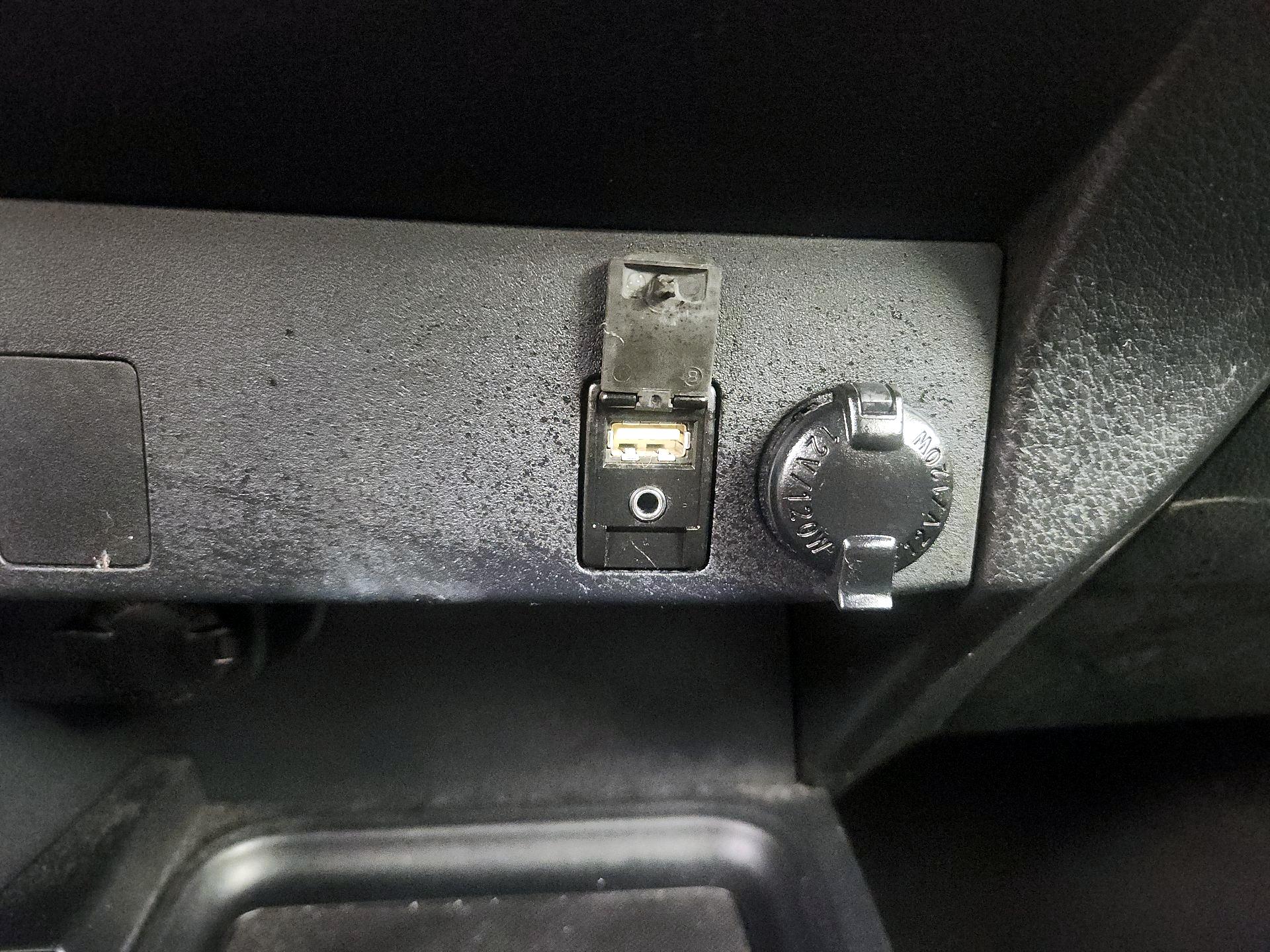 Thumbnail: 2017 Toyota RAV4 - 18