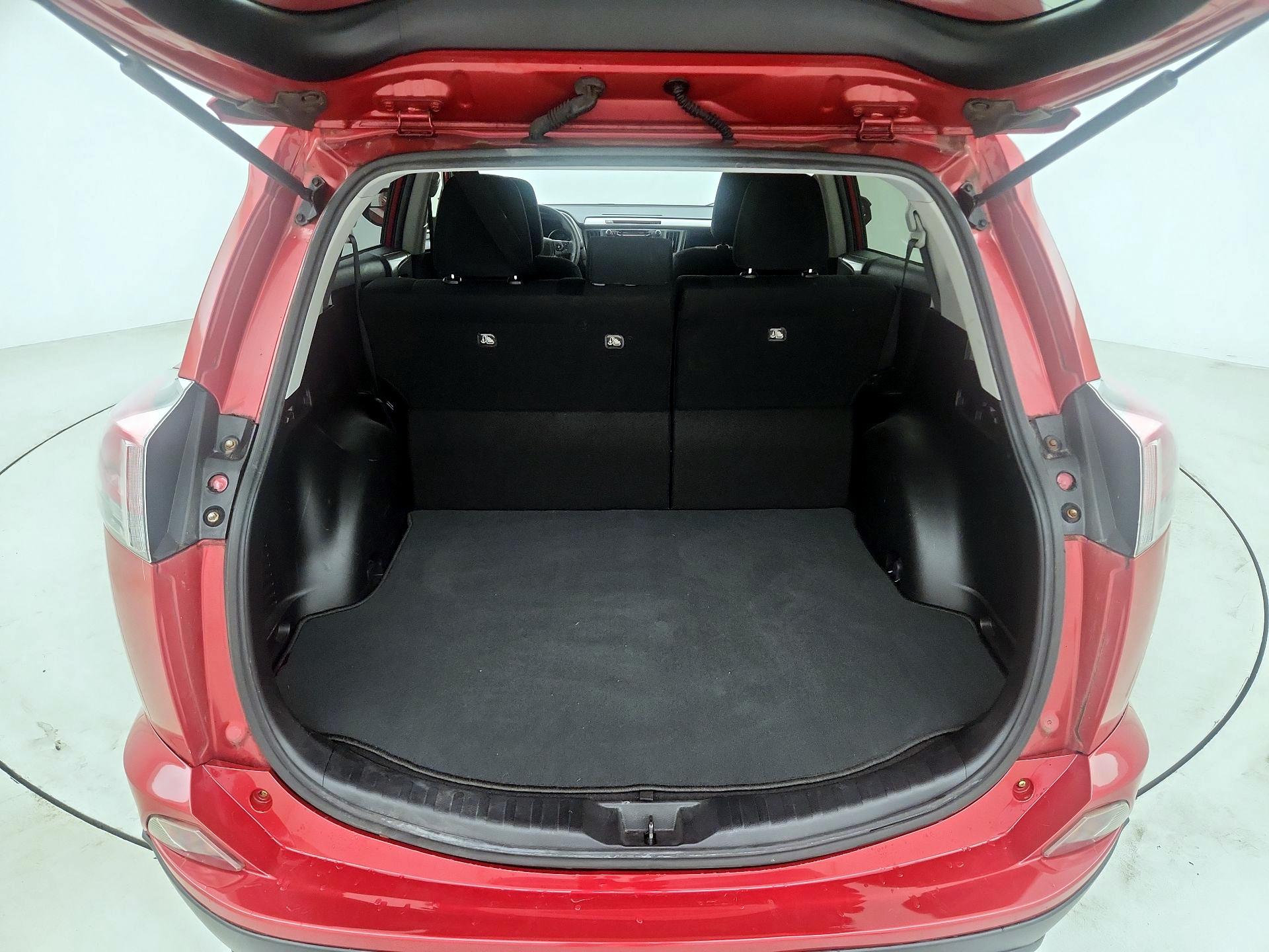 Thumbnail: 2017 Toyota RAV4 - 20