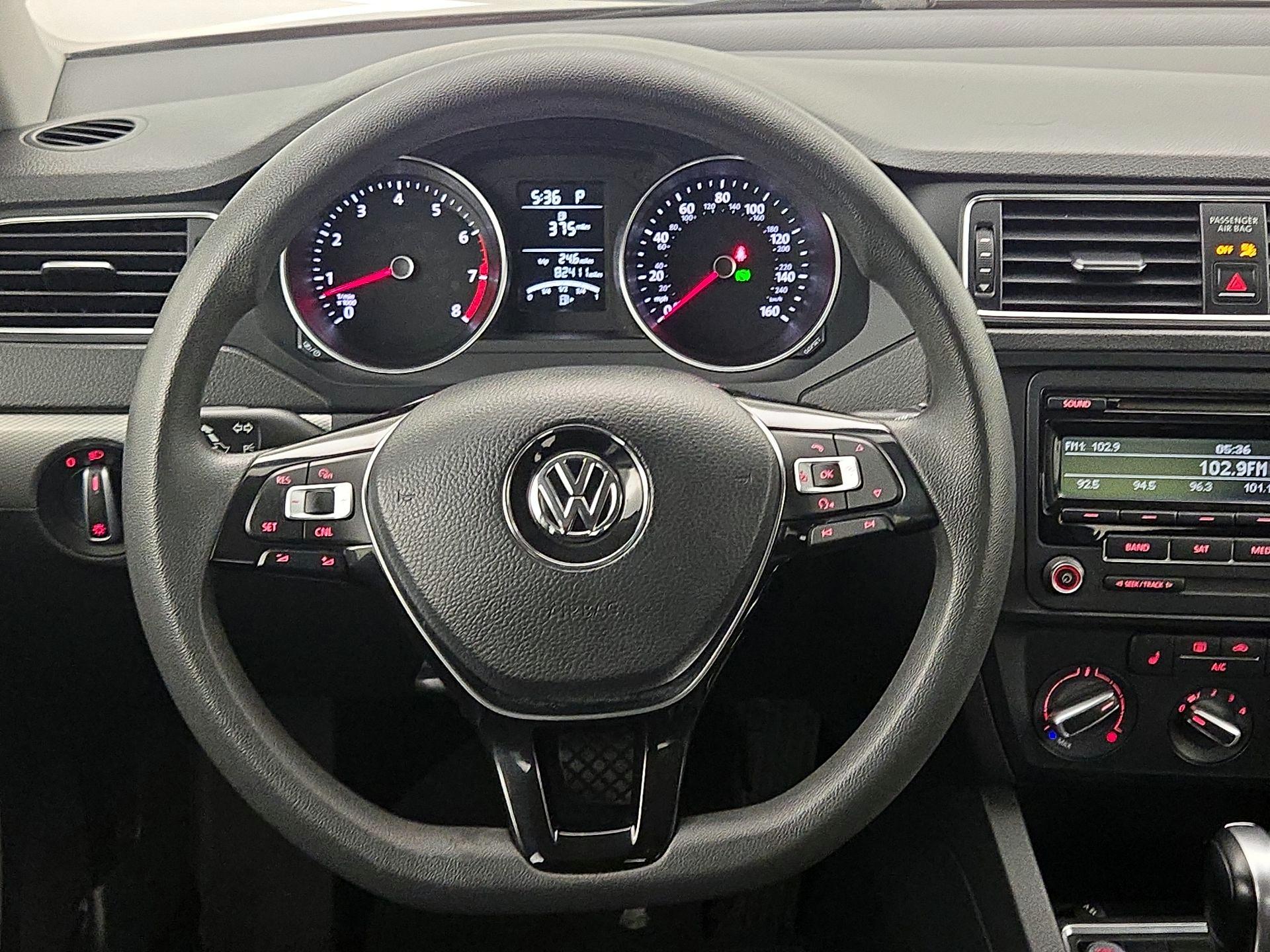 Thumbnail: 2015 Volkswagen Jetta - 10