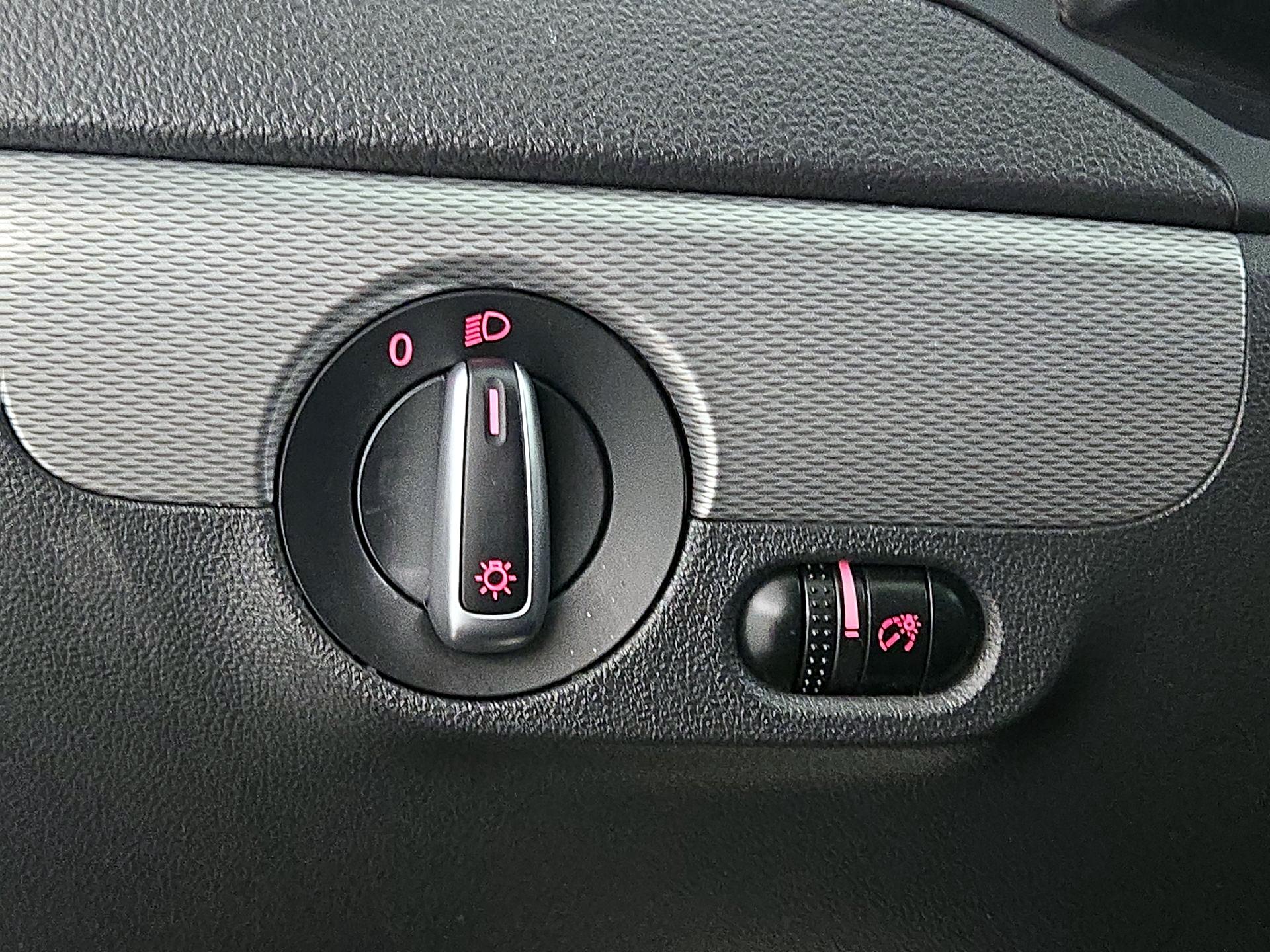 Thumbnail: 2015 Volkswagen Jetta - 13