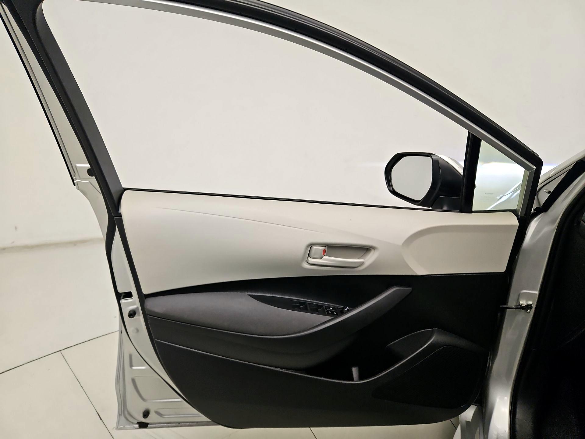 Thumbnail: 2025 Toyota Corolla - 12