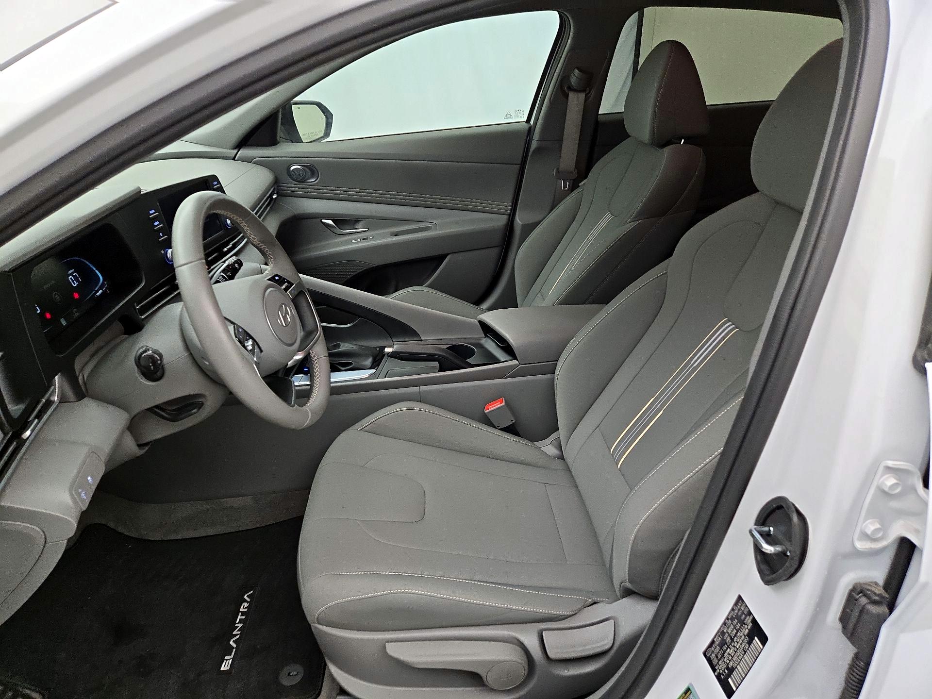 Thumbnail: 2025 Hyundai Elantra - 11