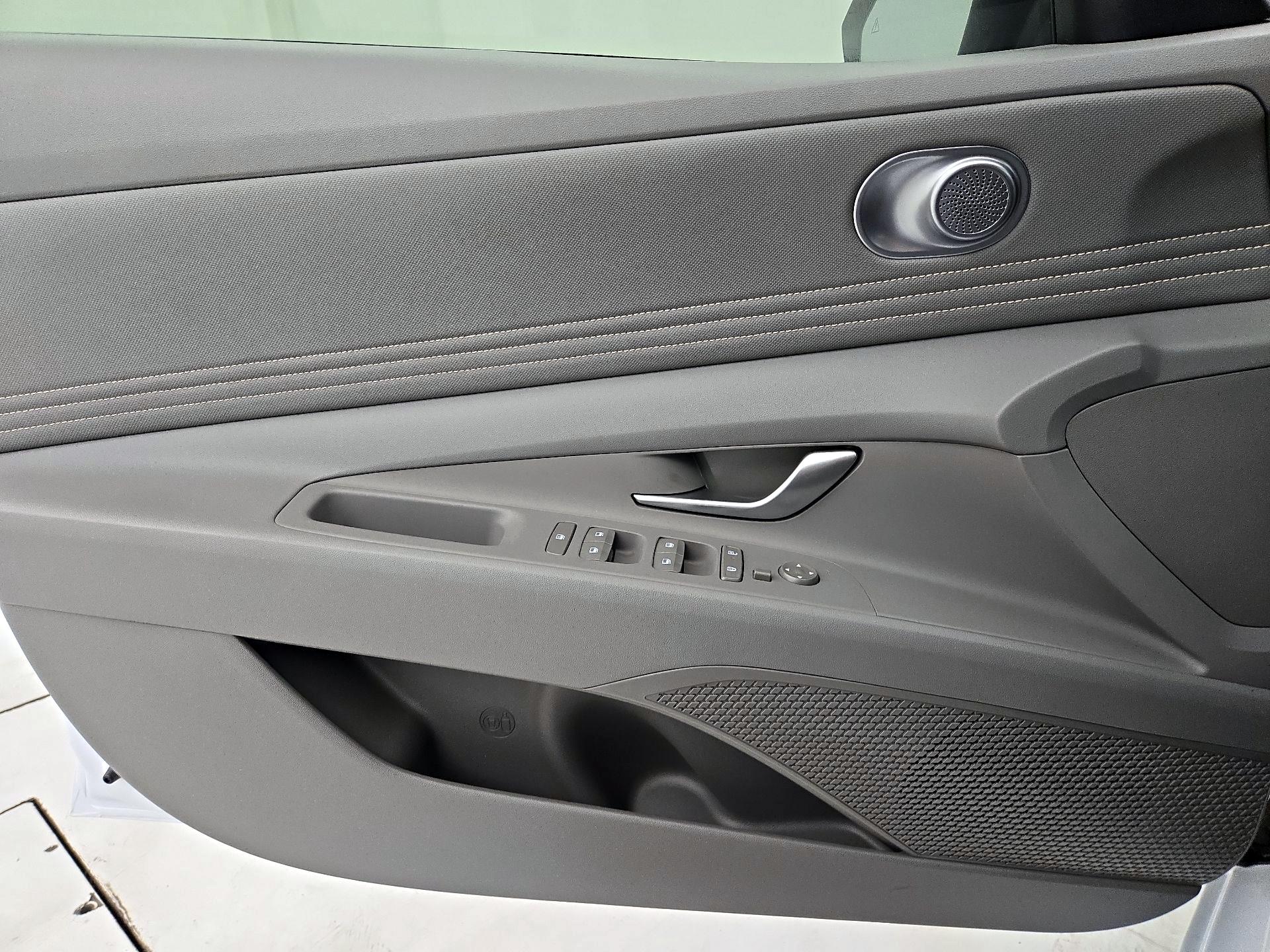 Thumbnail: 2025 Hyundai Elantra - 12