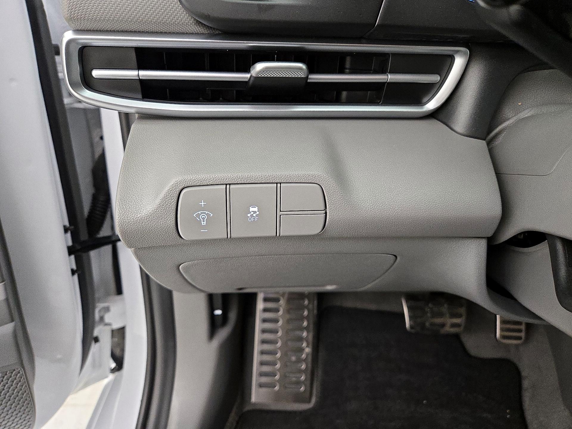 Thumbnail: 2025 Hyundai Elantra - 13