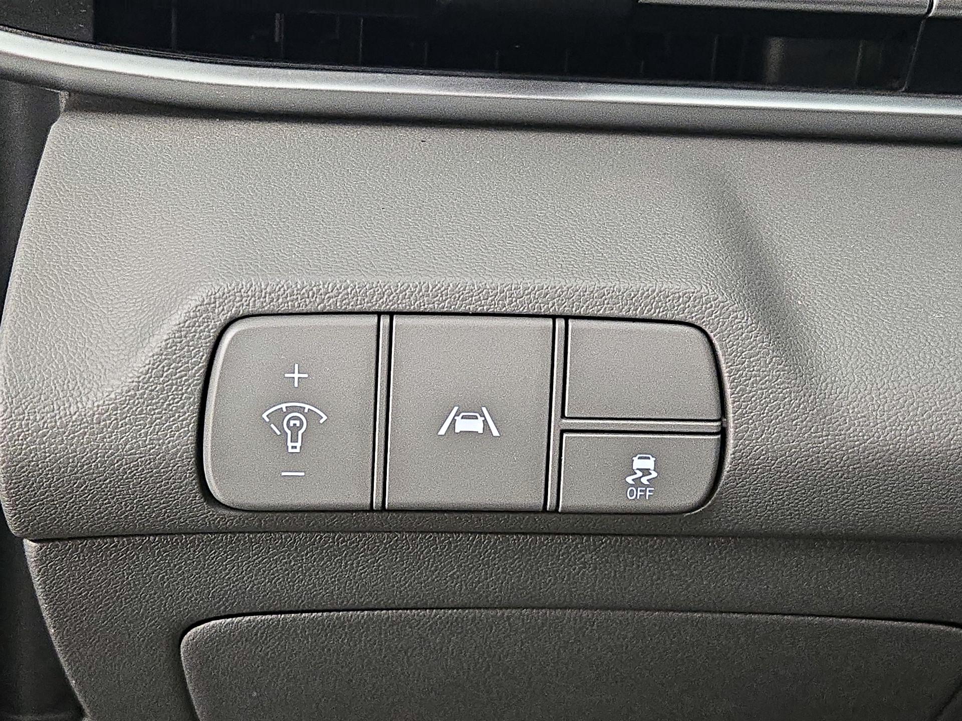 Thumbnail: 2022 Hyundai Elantra - 13