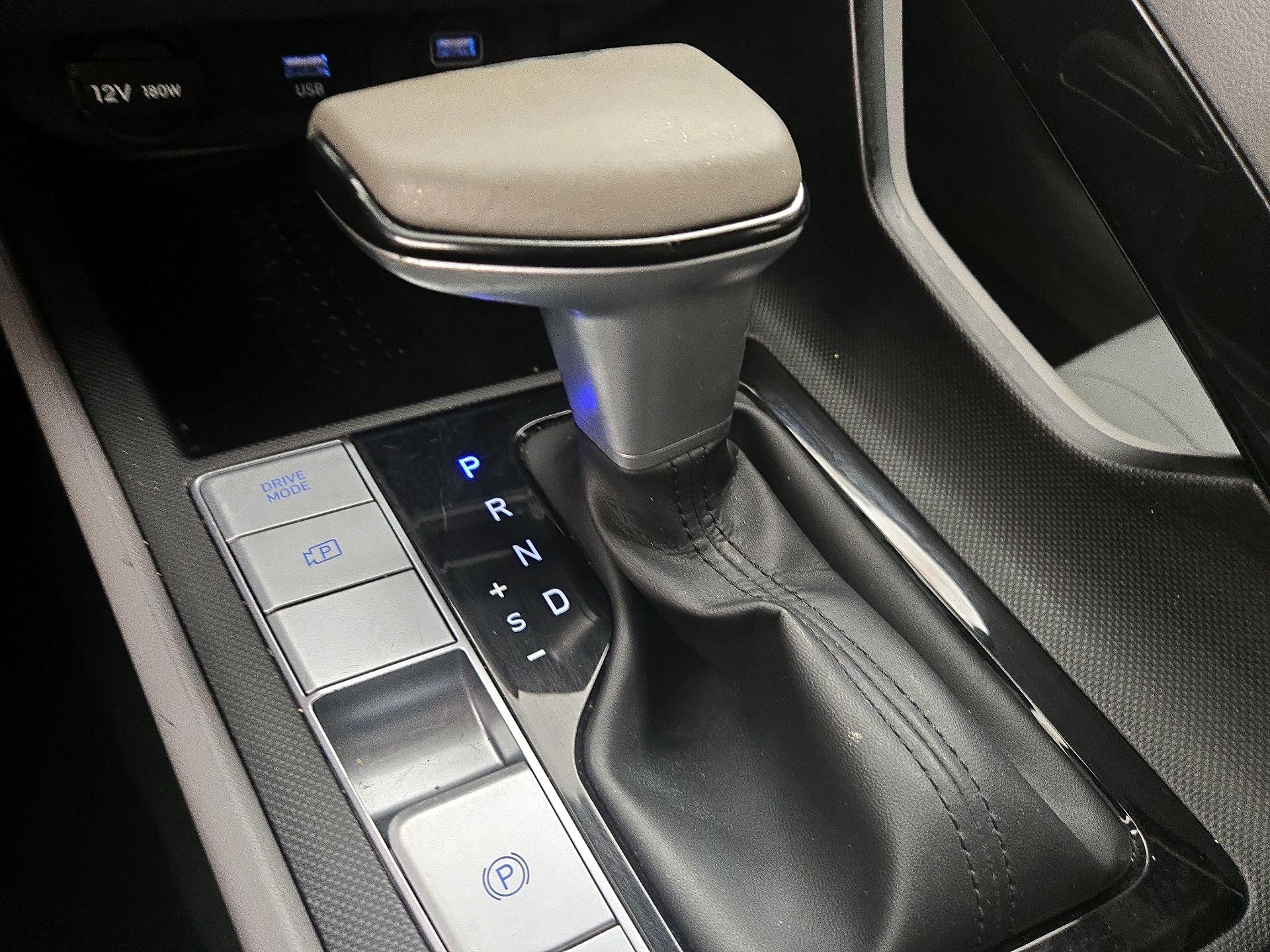 Thumbnail: 2022 Hyundai Elantra - 17