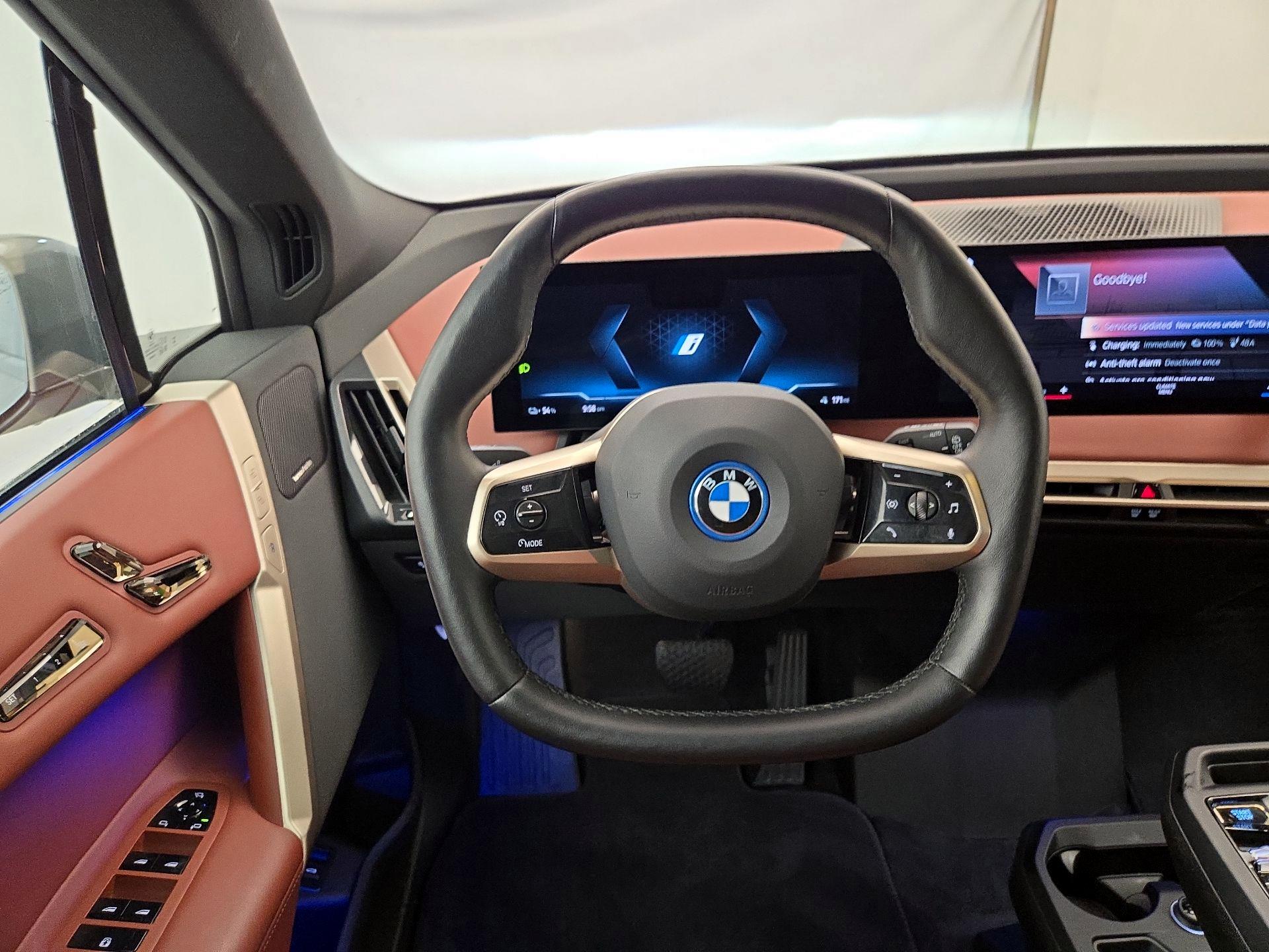 Thumbnail: 2023 BMW iX - 10